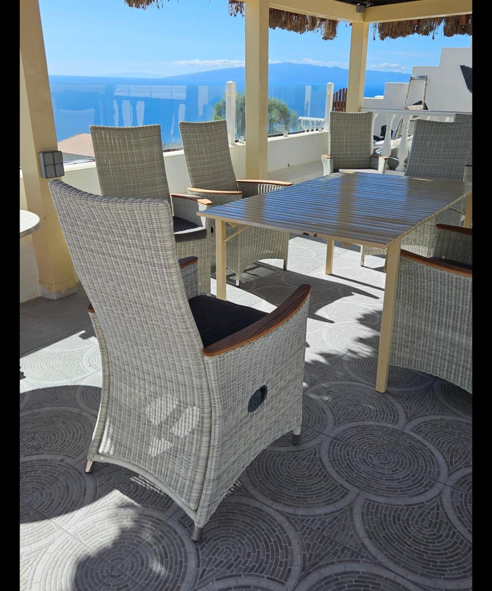 Private Luxury With Jacuzzi, Beach Bar, Pool Villa