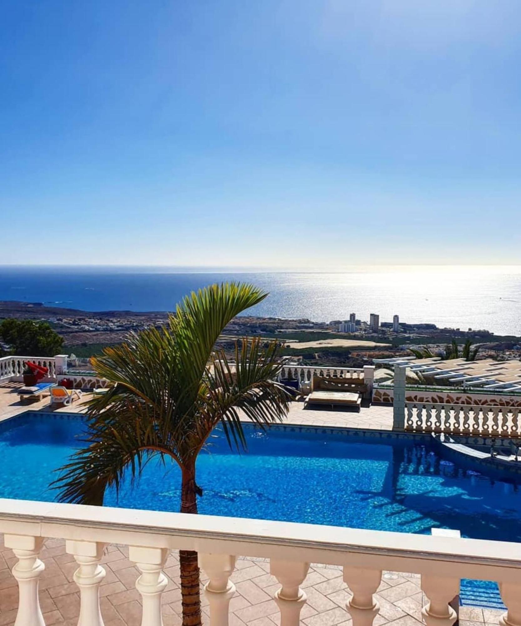 Private Luxury With Jacuzzi, Beach Bar, Pool Villa Costa Adeje (Tenerife)