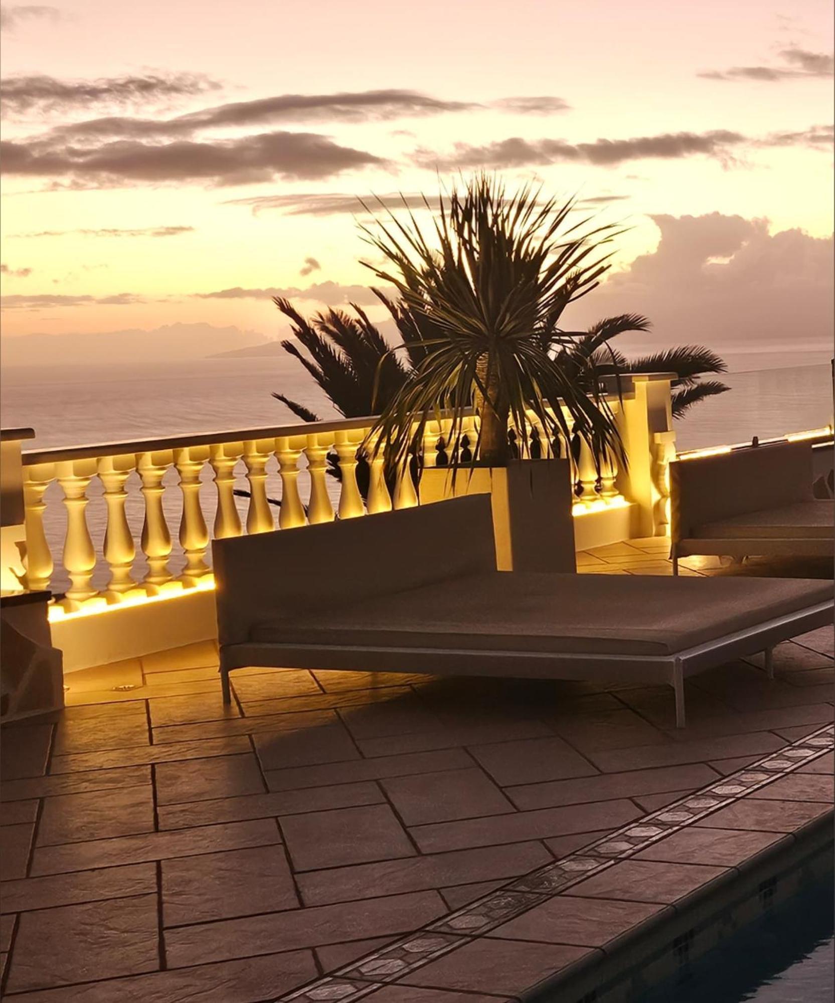 Private Luxury With Jacuzzi, Beach Bar, Pool Villa