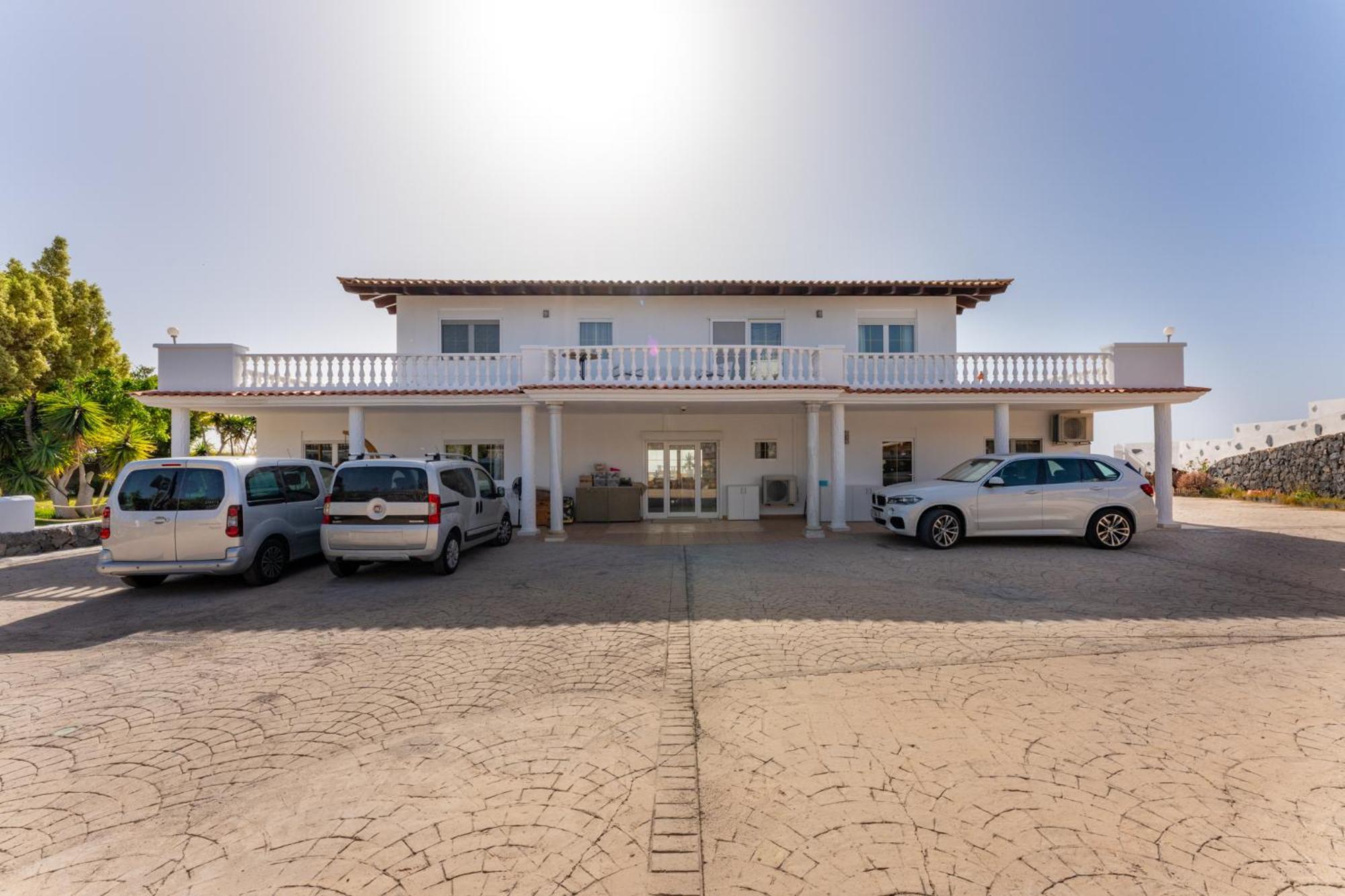 Private Luxury With Jacuzzi, Beach Bar, Pool Villa *