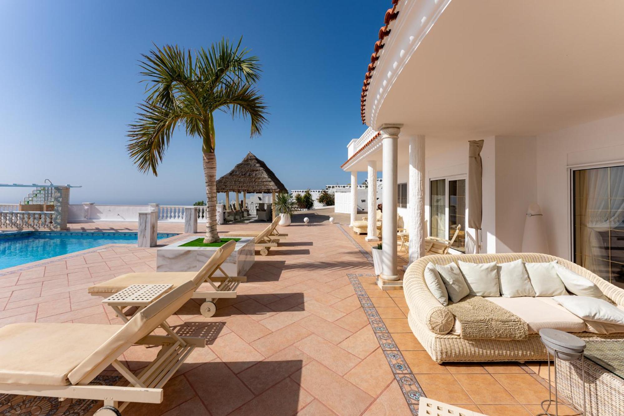 Private Luxury With Jacuzzi, Beach Bar, Pool