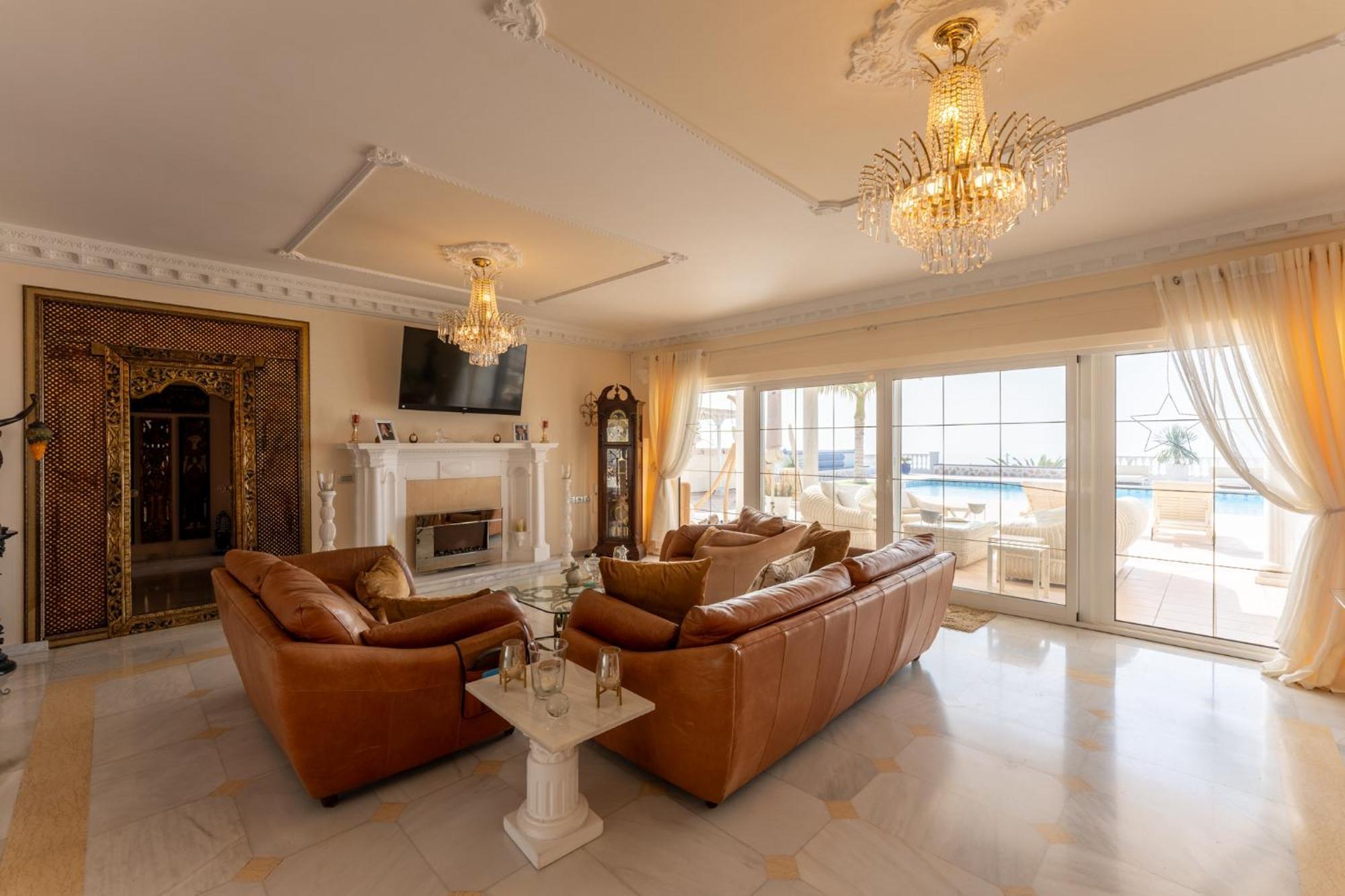 Private Luxury With Jacuzzi, Beach Bar, Pool Villa