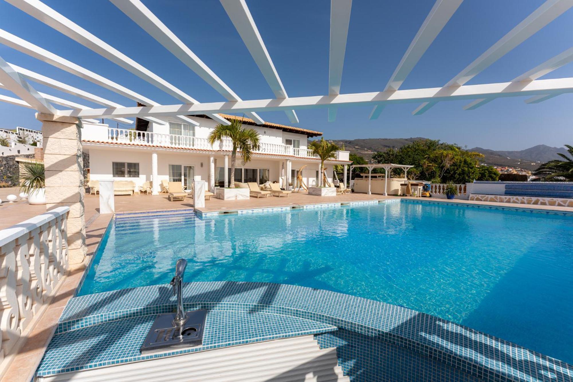 Private Luxury With Jacuzzi, Beach Bar, Pool Costa Adeje (Tenerife)