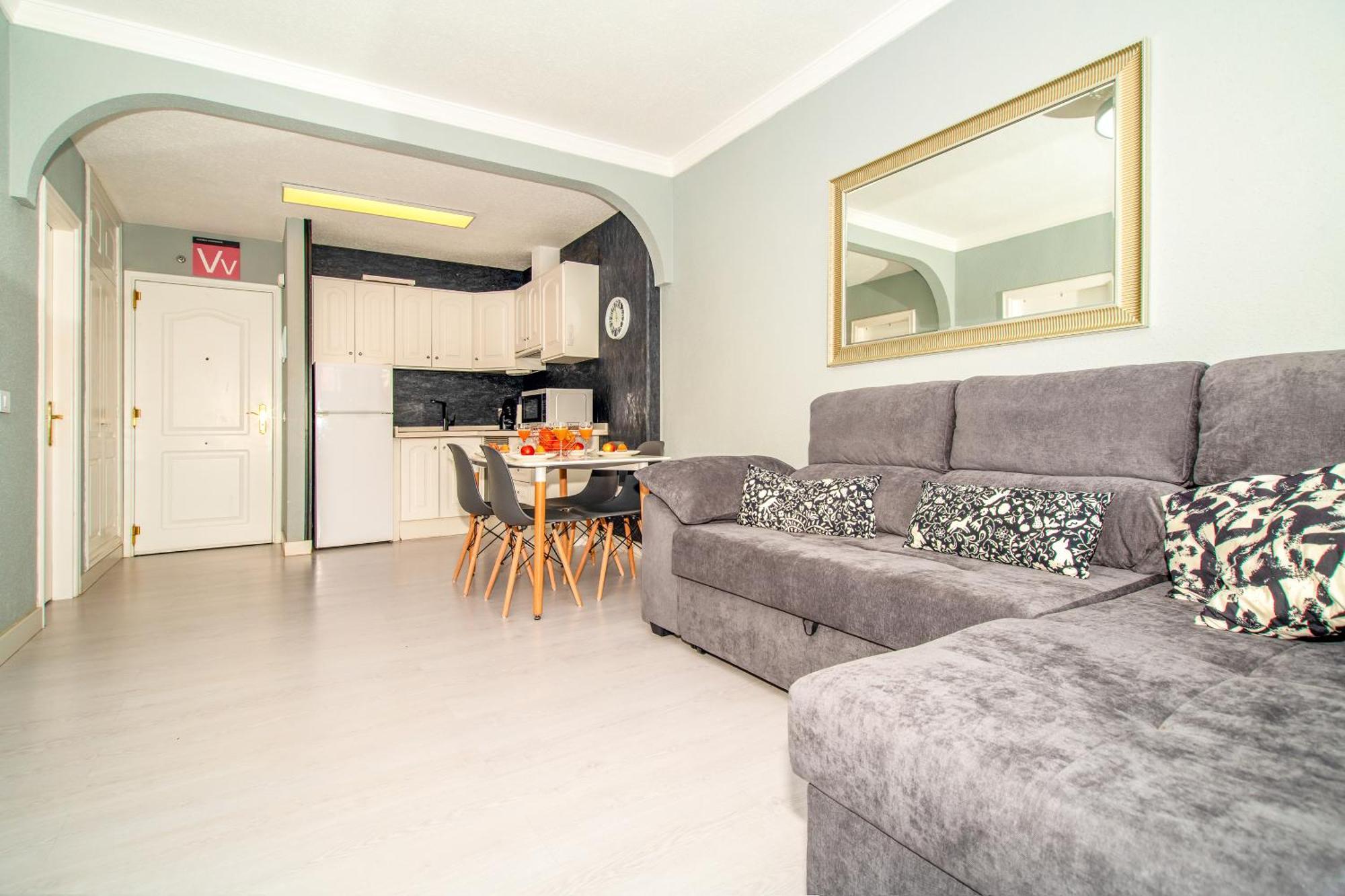 Modern 1bd With A Patio And Pool, Balcon Del Mar, B52 Apartment