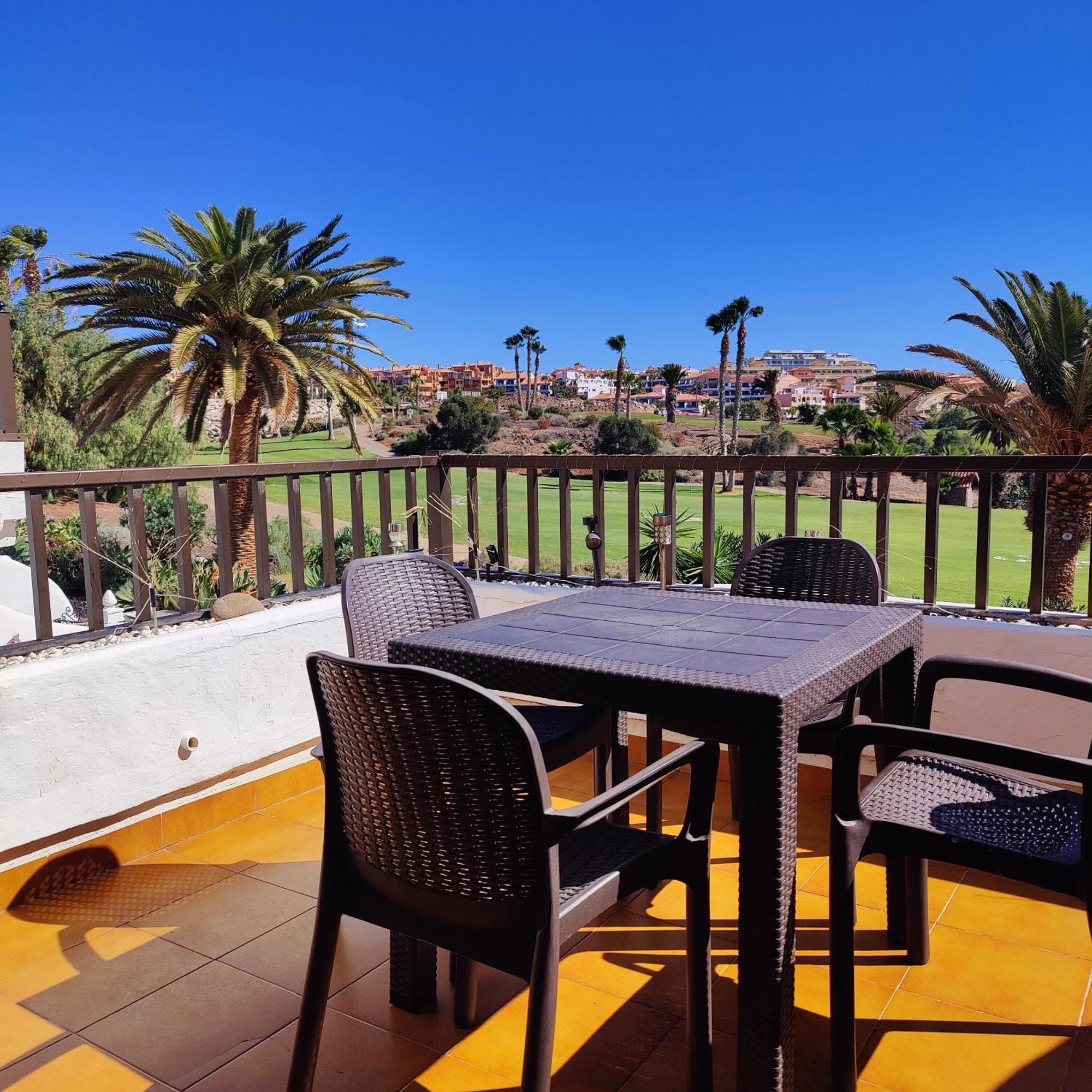 Two Bed Duplex With Spectacular Views *