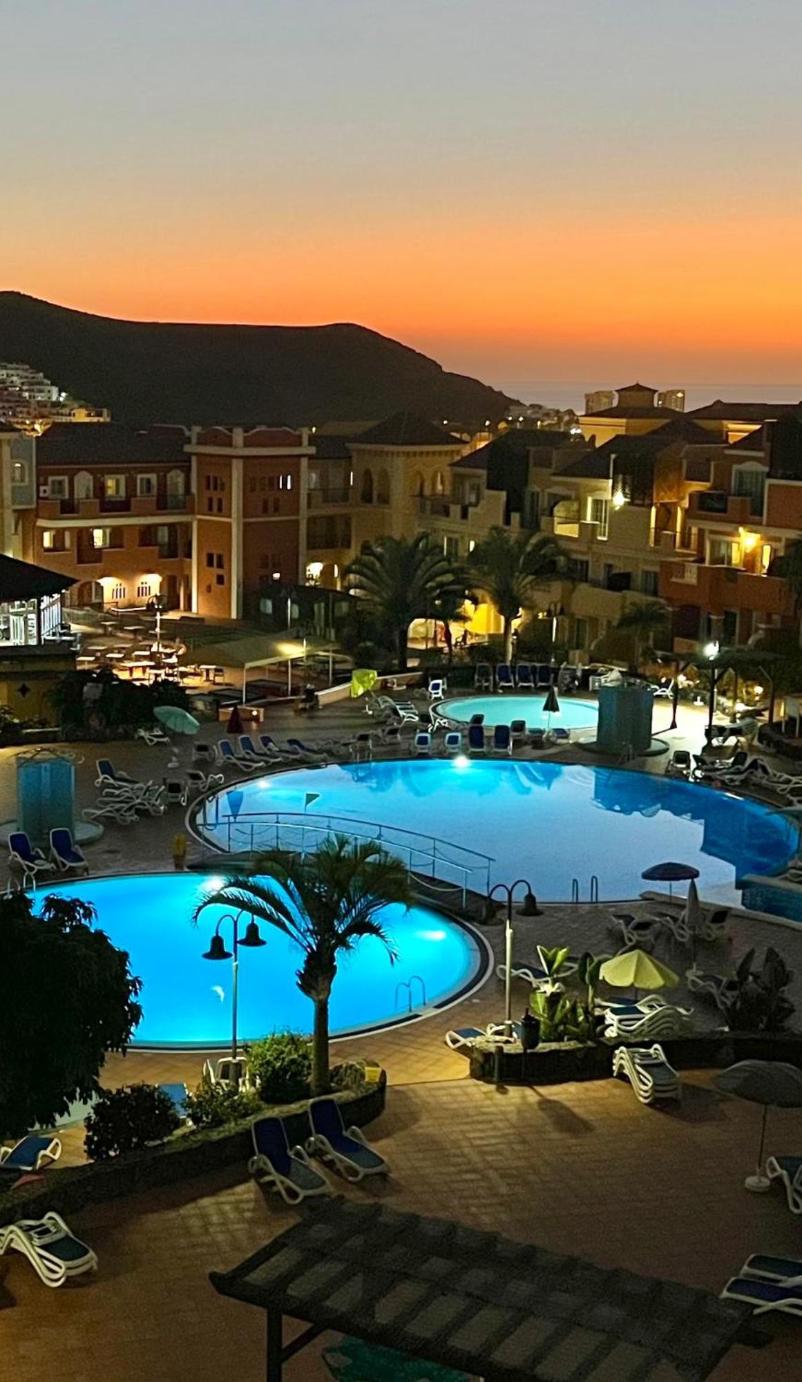 Sunny Terrace & Heated Pool Apartamento