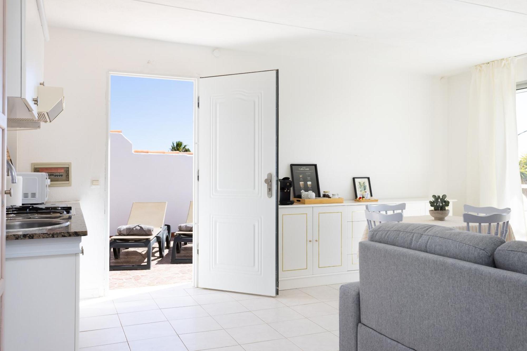 Oasis Tenerife Rentals Con Piscina Climatizada, Cocina Exterior Y Barbacoa Apartamento *