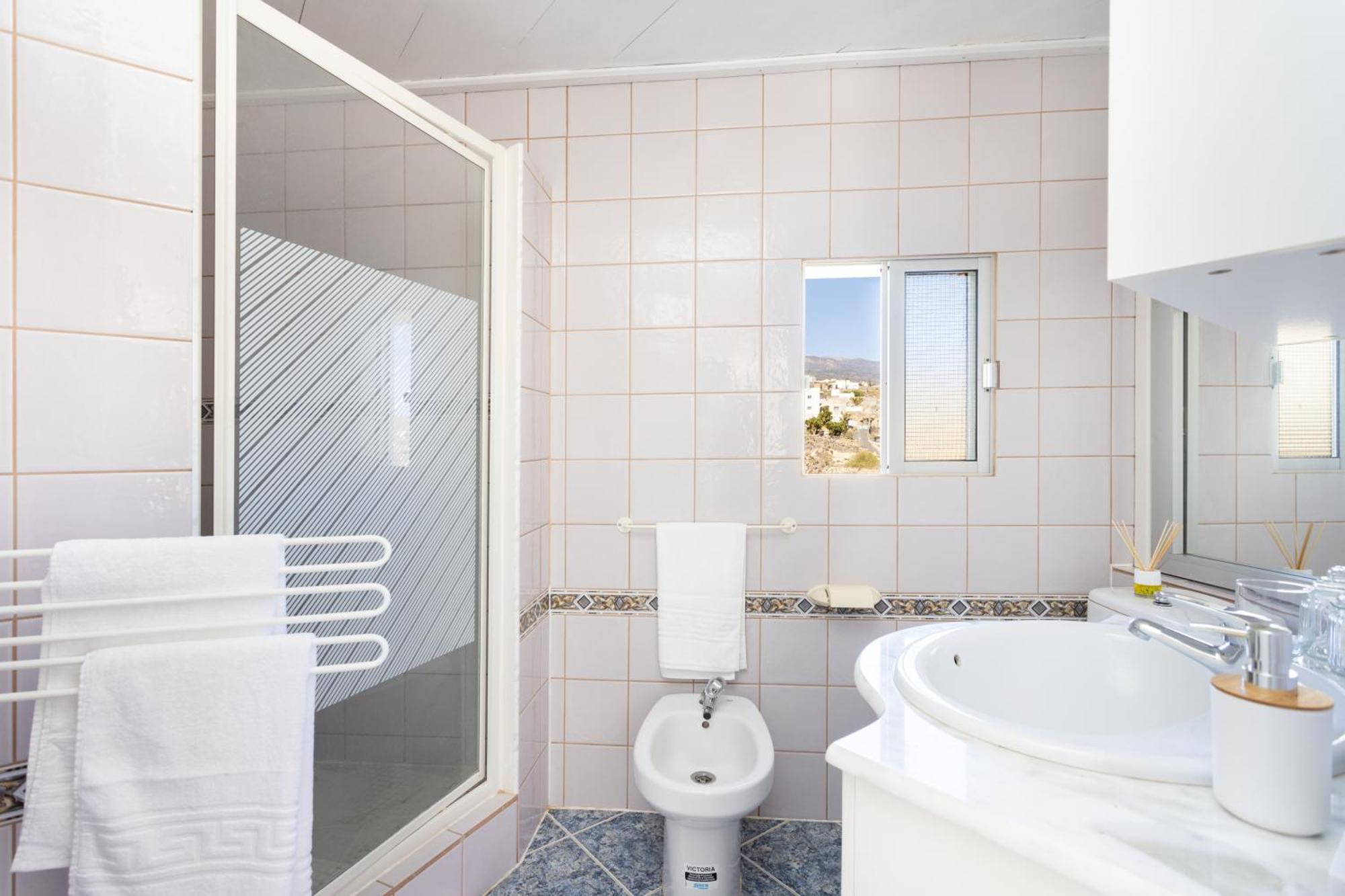 Oasis Tenerife Rentals Con Piscina Climatizada, Cocina Exterior Y Barbacoa * El Draguito