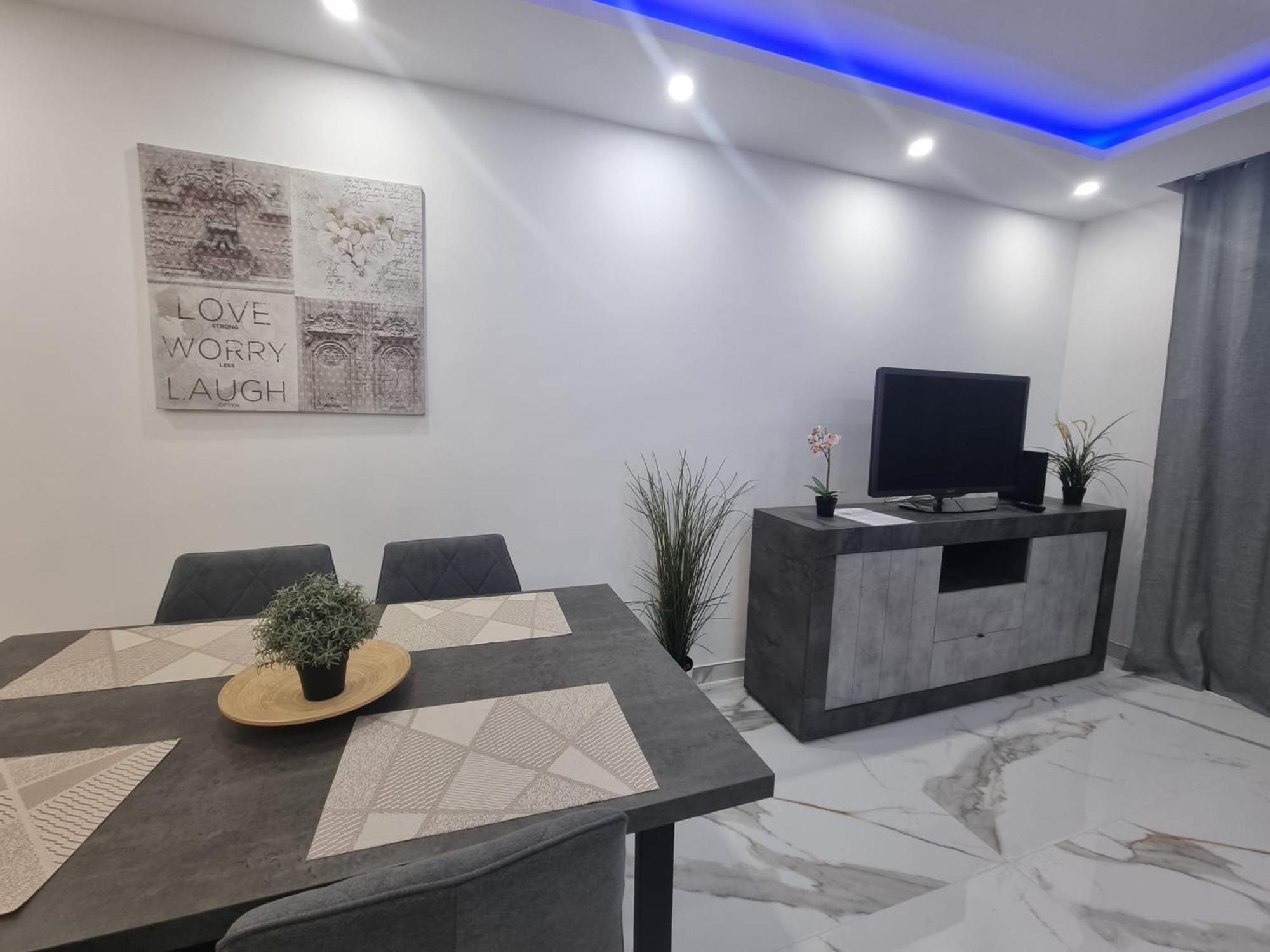 Appartement Casa Palmera 2 Only 150 Meters To The Beach, Heated Pool, Wifi, Sat-Tv, Terrace, Central Location, Washing Machine Playa de las Américas