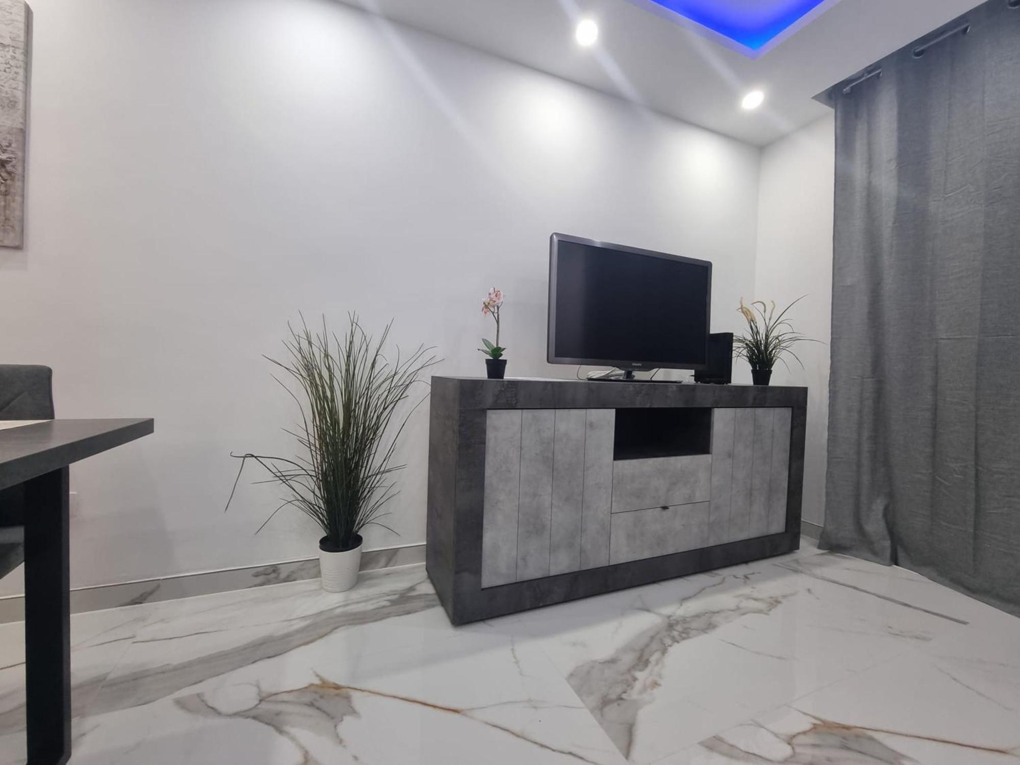 Casa Palmera 2 Only 150 Meters To The Beach, Heated Pool, Wifi, Sat-Tv, Terrace, Central Location, Washing Machine *