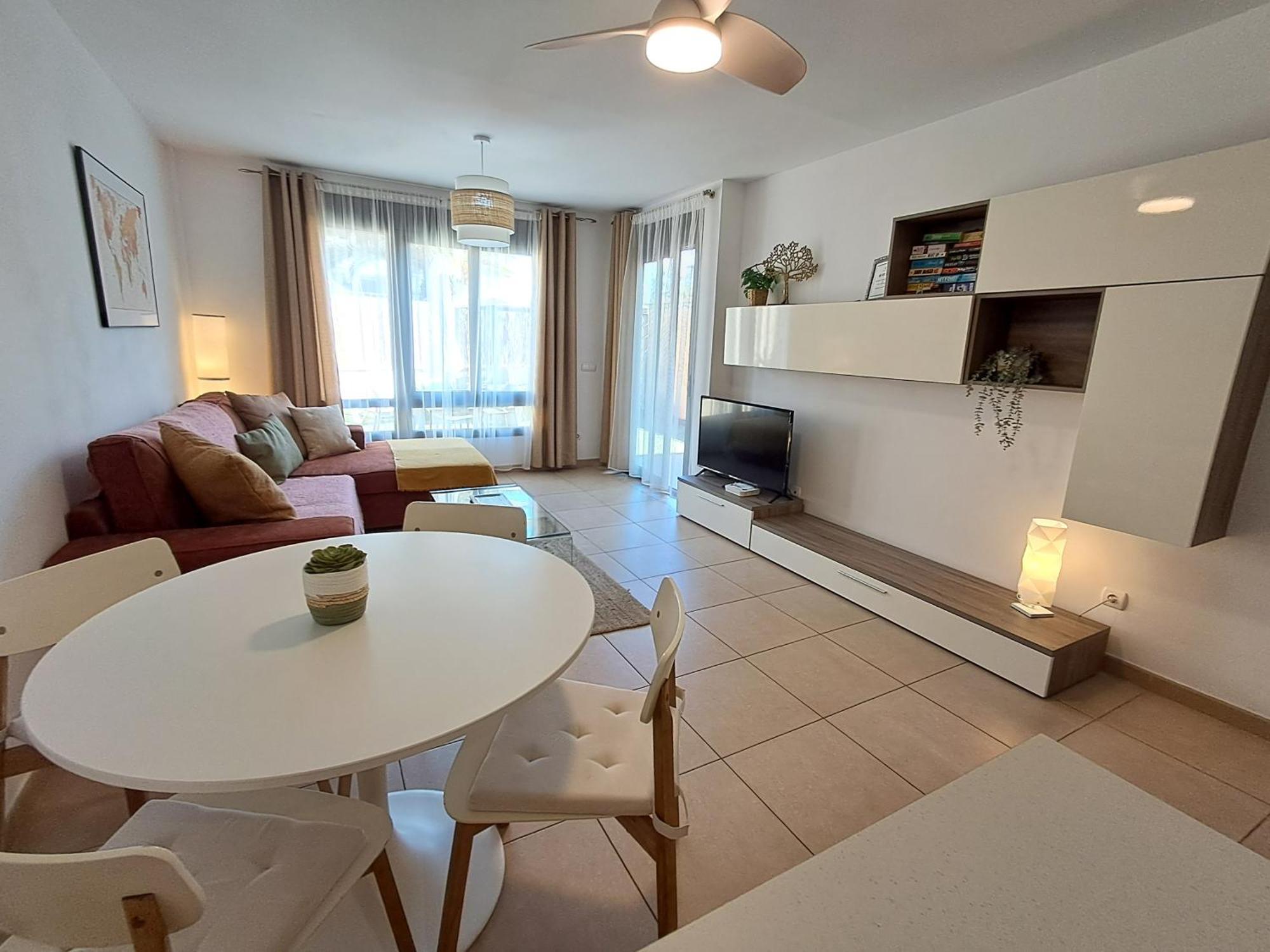 Appartement Spacious With Large Private Garden In Mar