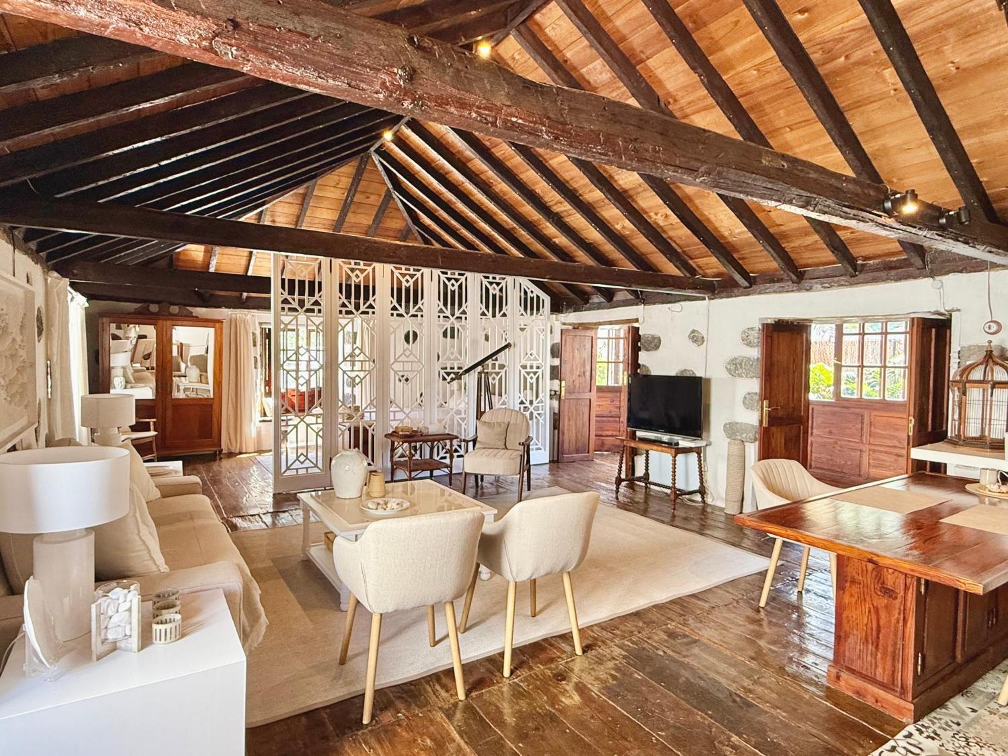 Casa Jarana, Private House With Jacuzzi Near The Sea Сasa de vacaciones *