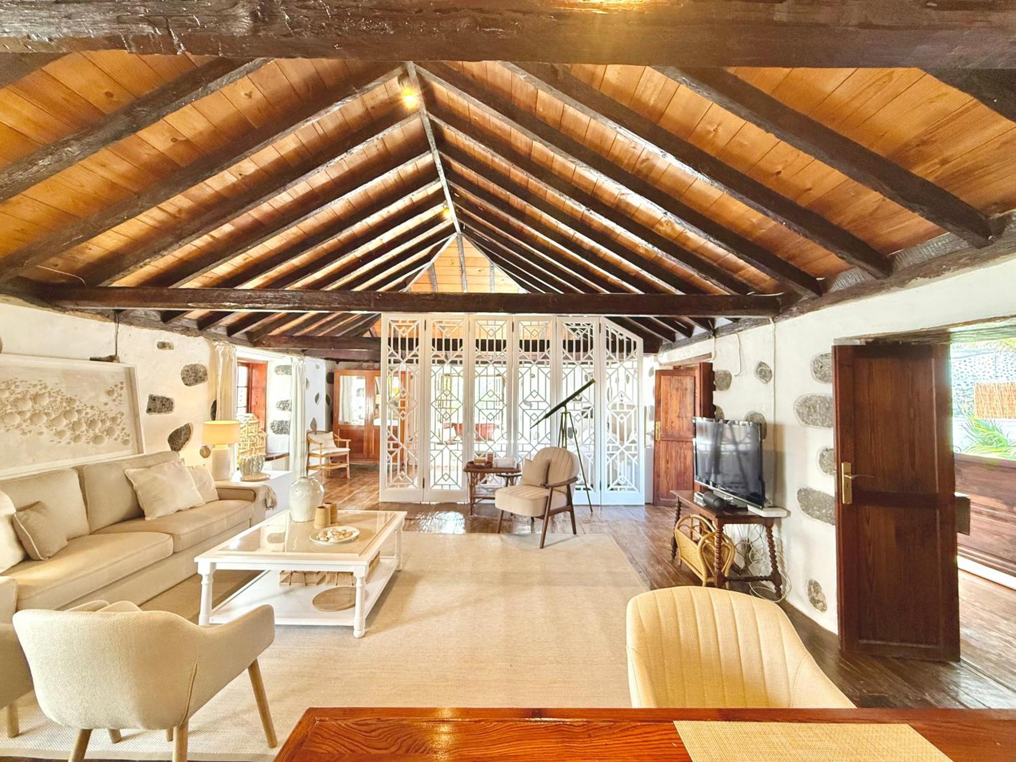 Casa Jarana, Private House With Jacuzzi Near The Sea Las Aguas