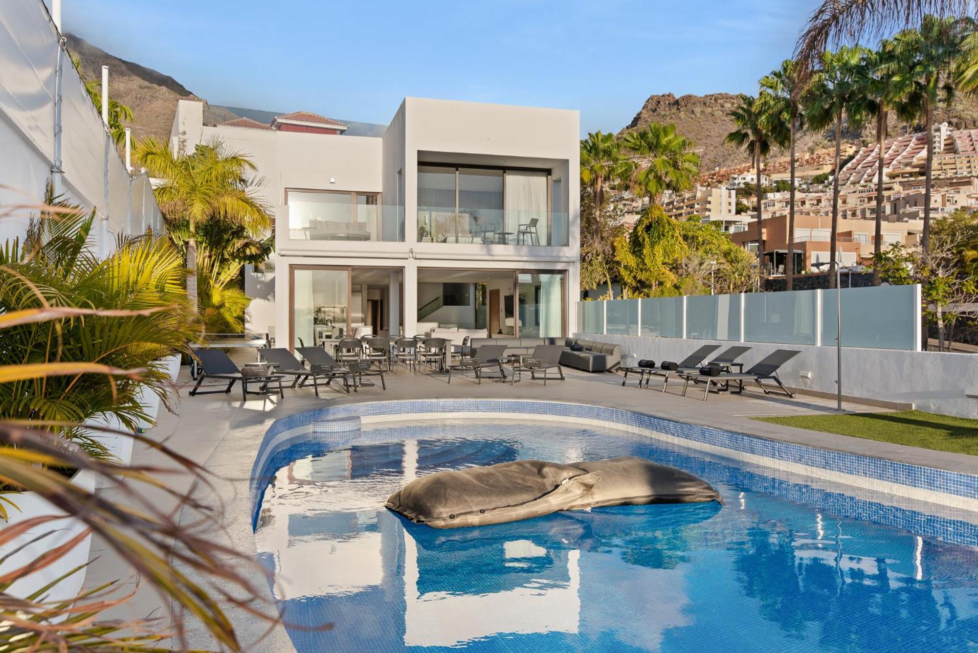 Karat Esmeralda Villa *