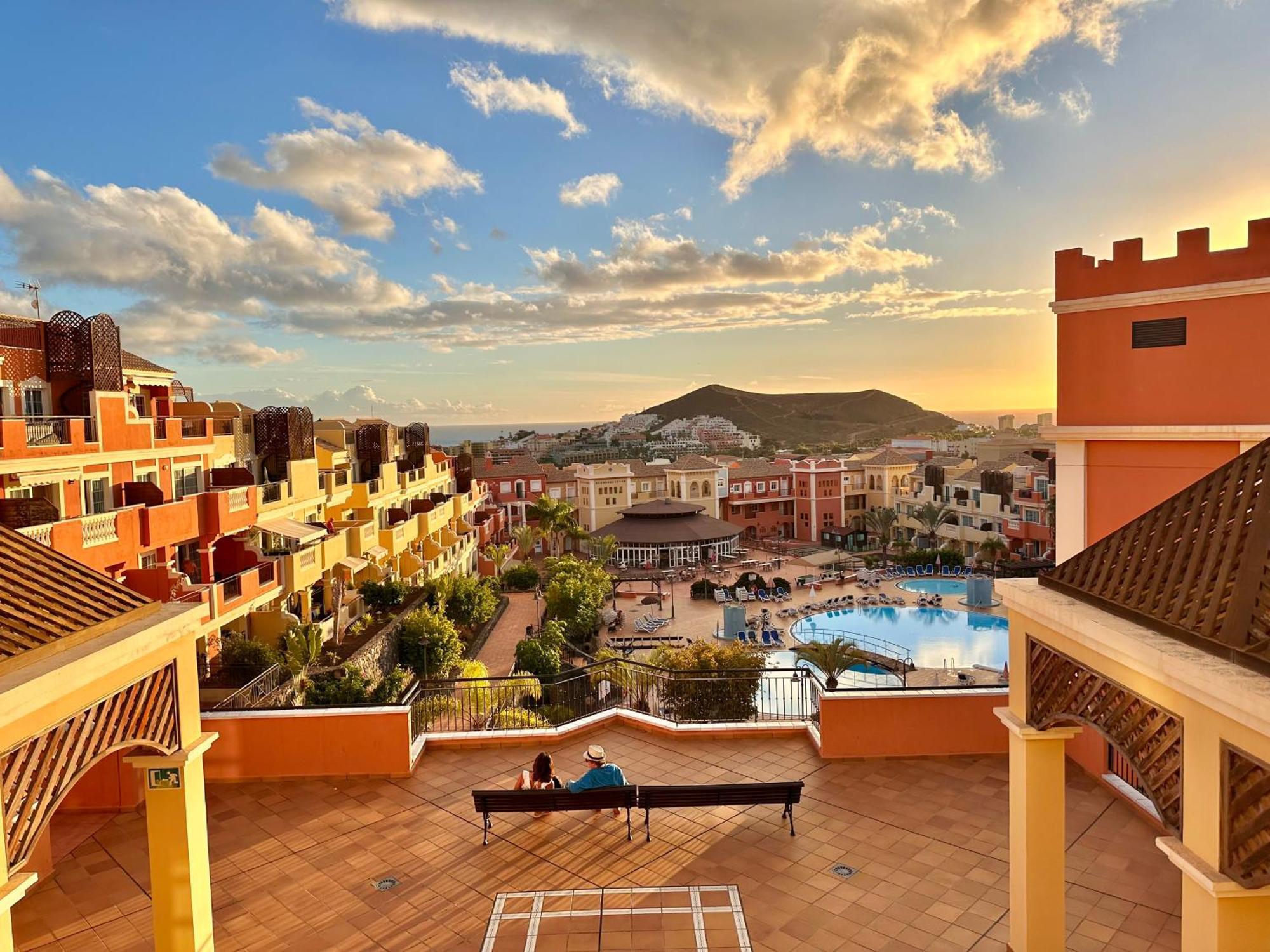 Apartamento Sunny & Heated Pool *