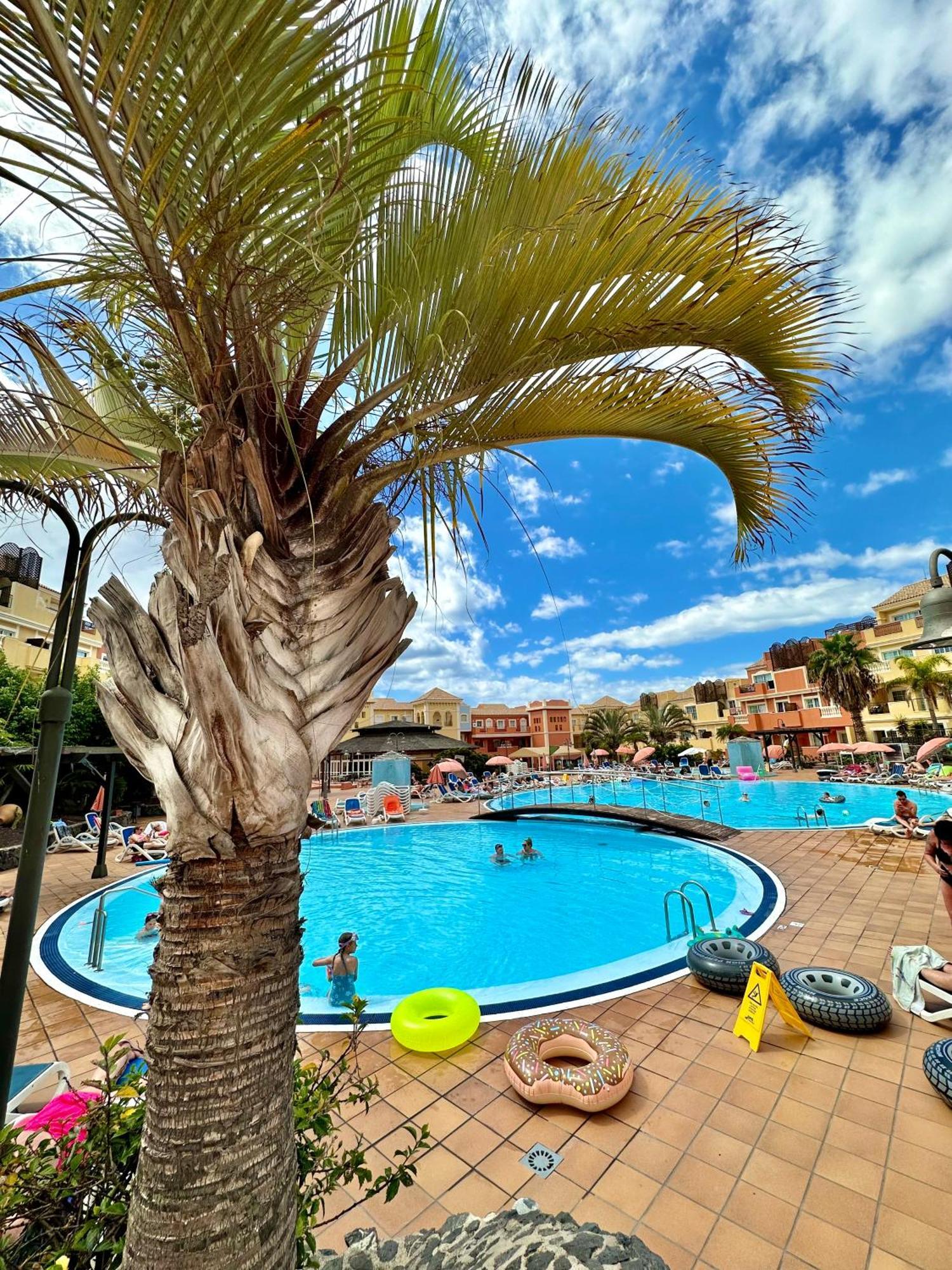 Apartamento Sunny & Heated Pool