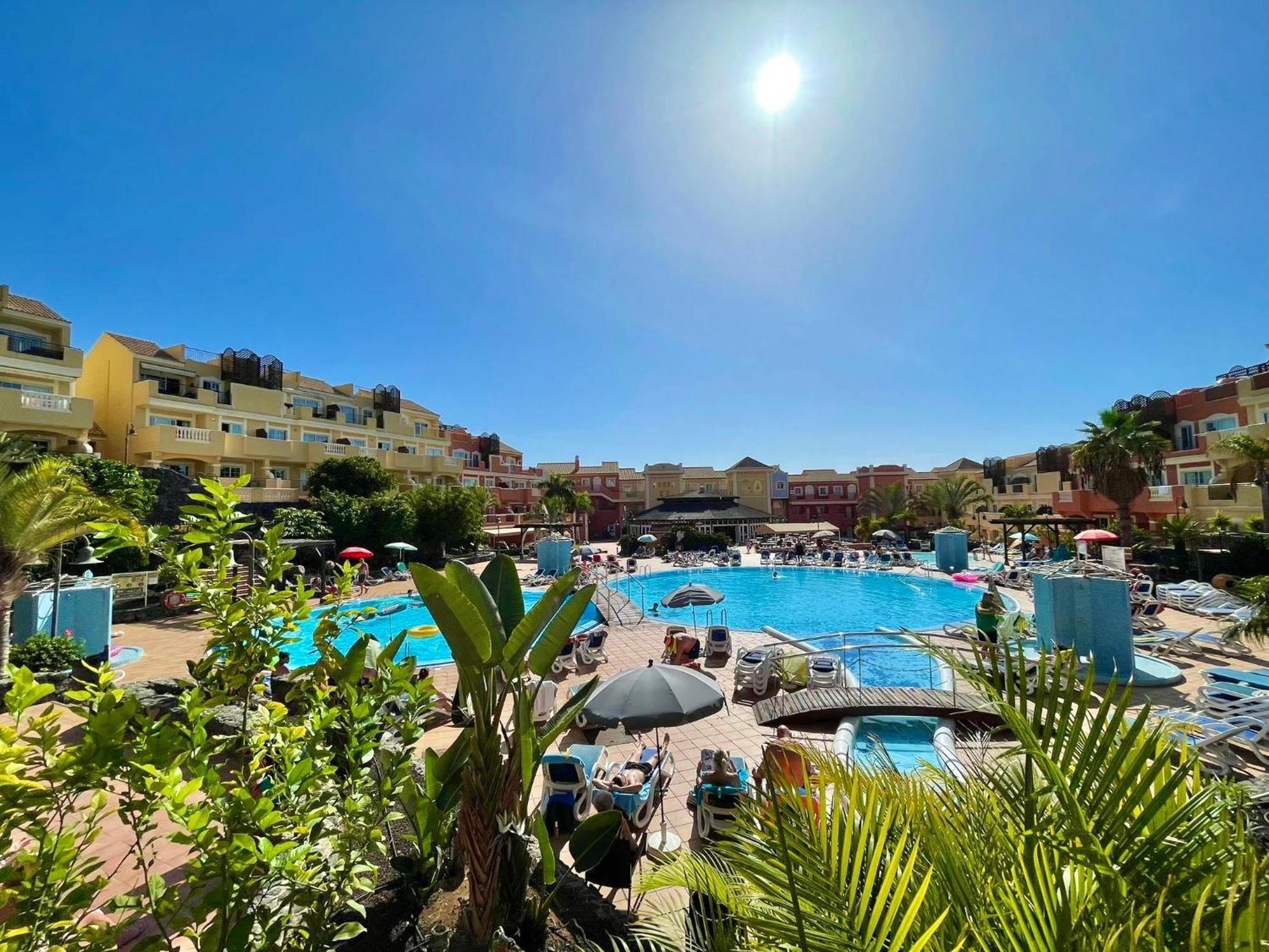 Apartamento Sunny & Heated Pool *