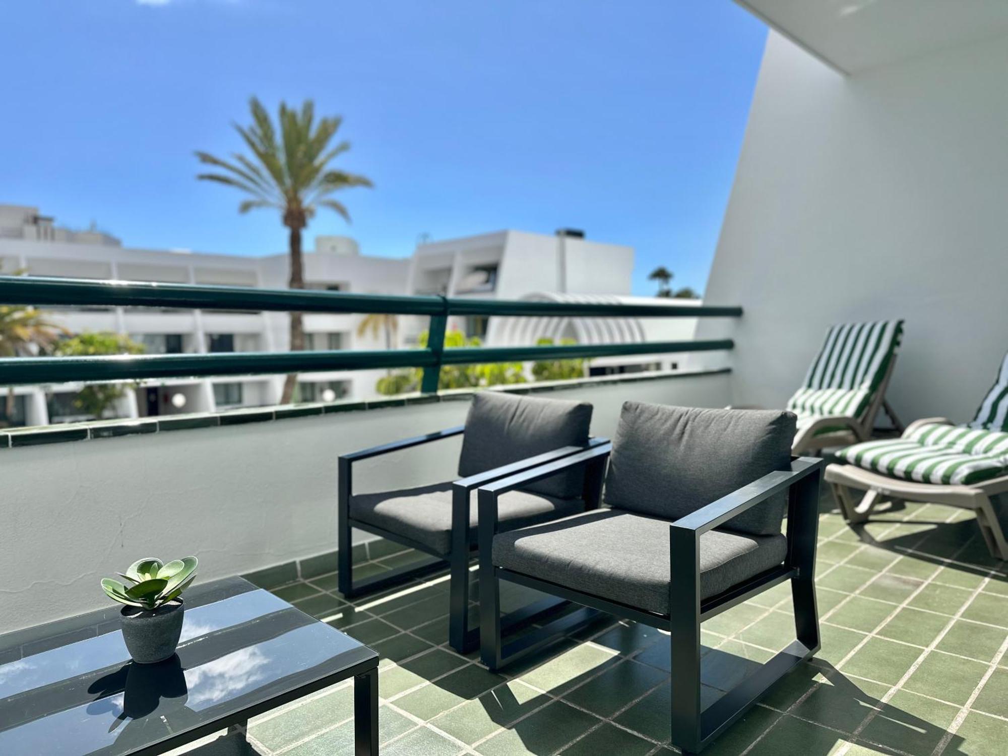 The Location - Américas&parking