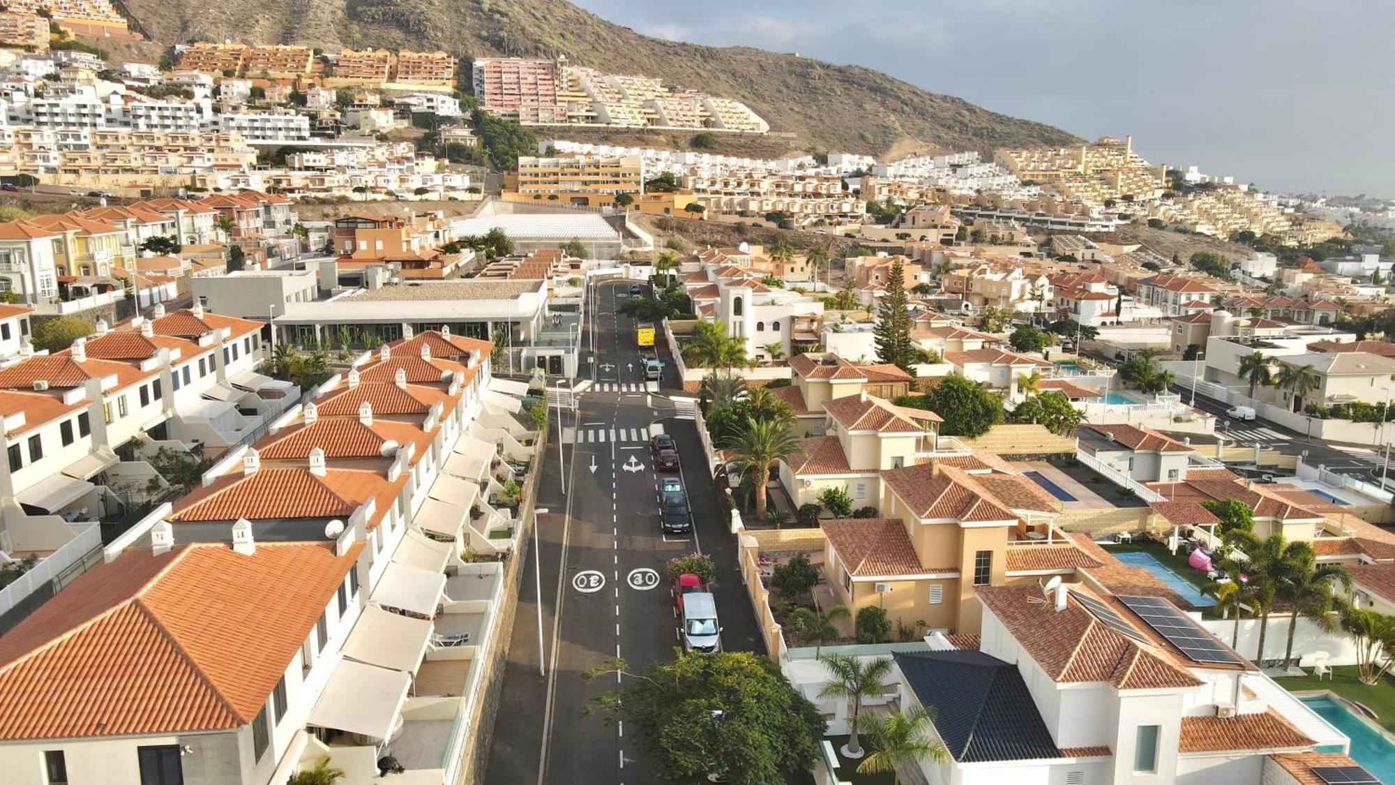 Charming Semi- Detached In Mirador Del Duque Apartamento