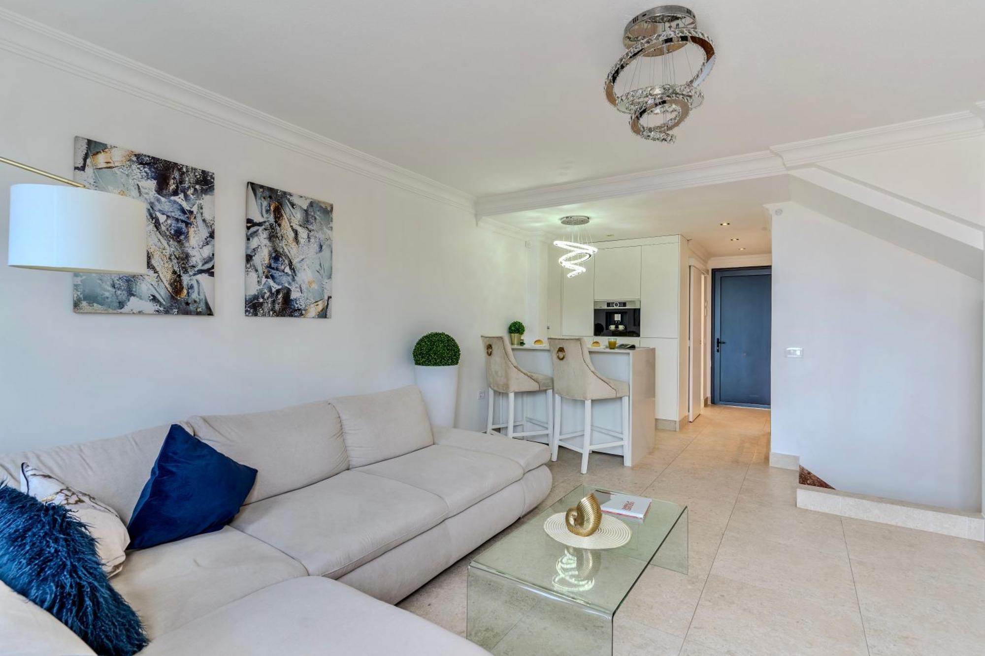 Charming Semi- Detached In Mirador Del Duque Apartamento *