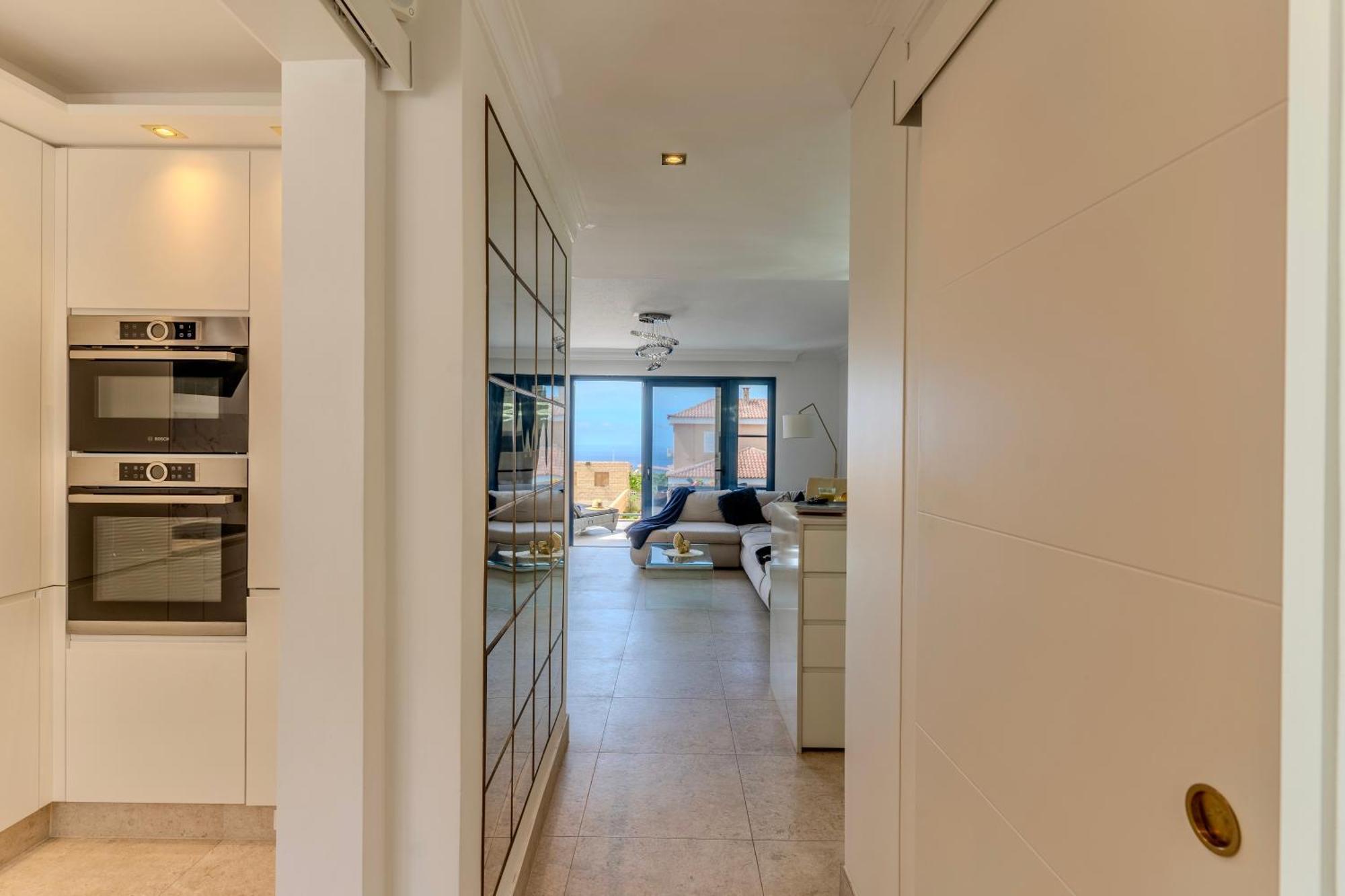 Charming Semi- Detached In Mirador Del Duque Apartamento