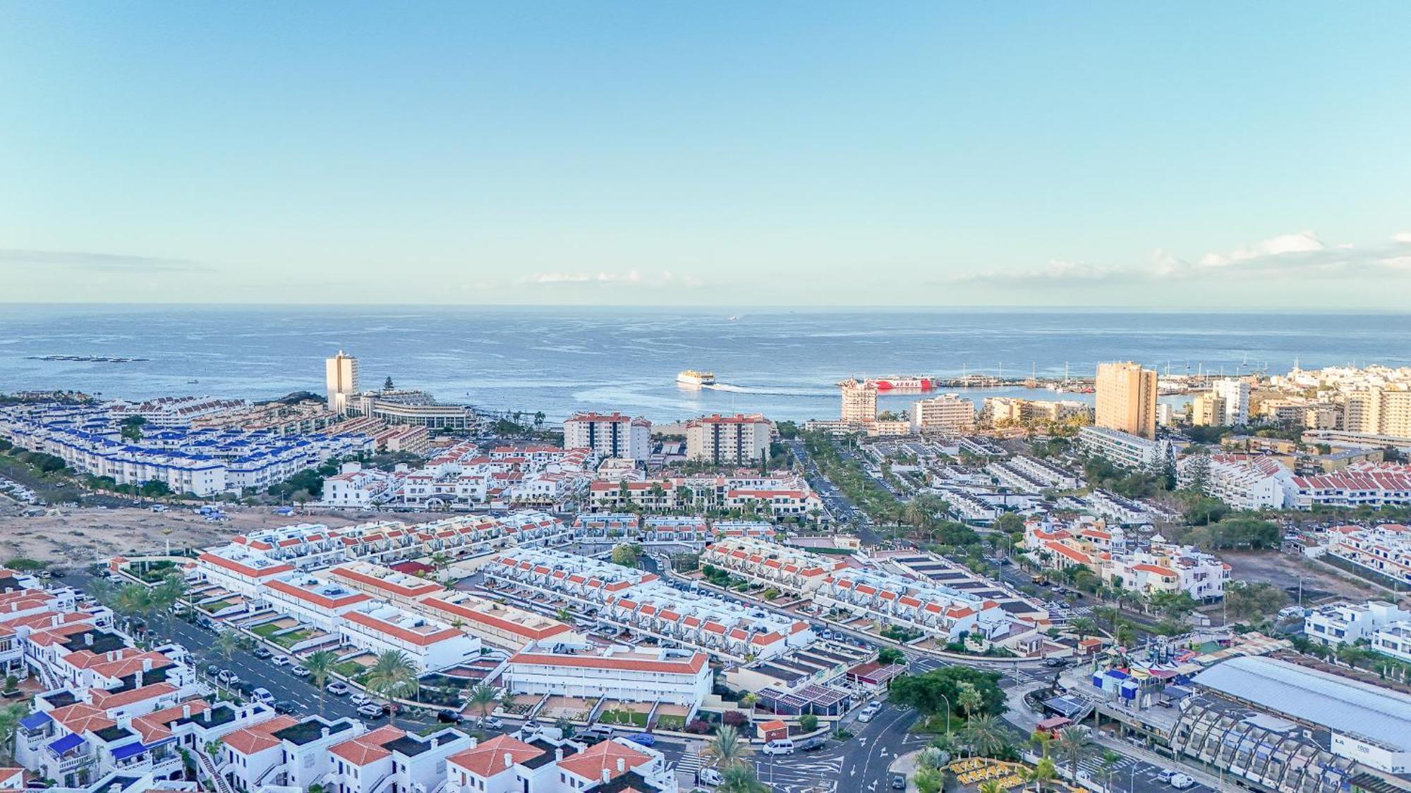 Apartment 2 Bedroom Luxury With Sea View In Cristianos
