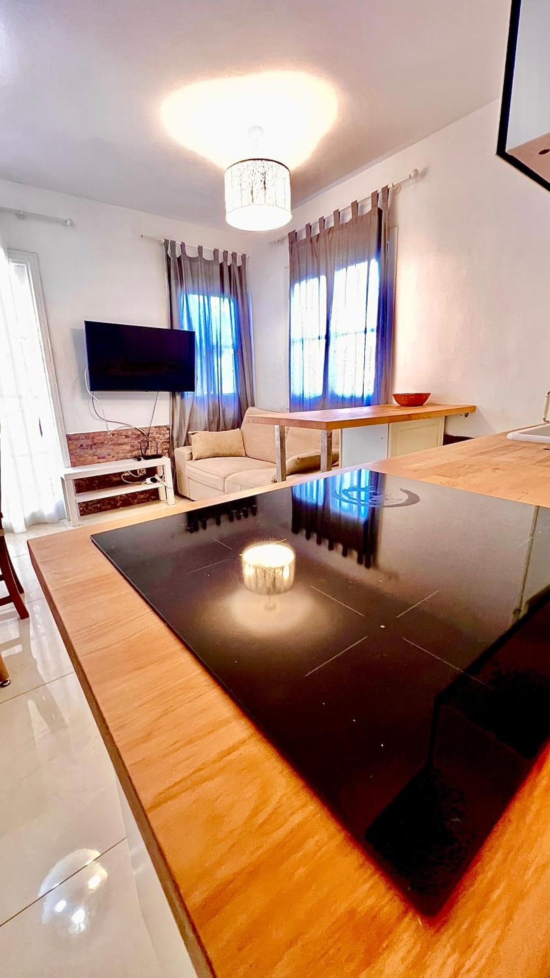 Cozy Two Bed Apartment. Apartment *