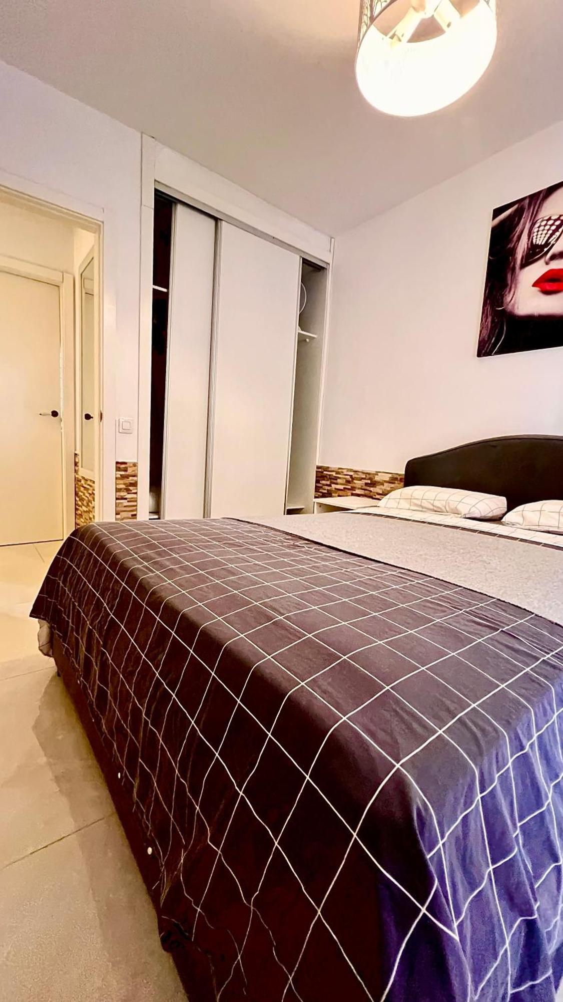 Cozy Two Bed Apartment. Apartment