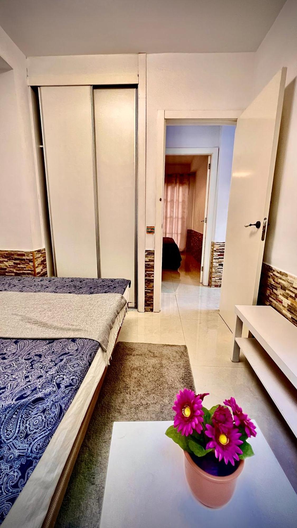 Cozy Two Bed Apartment. Apartment