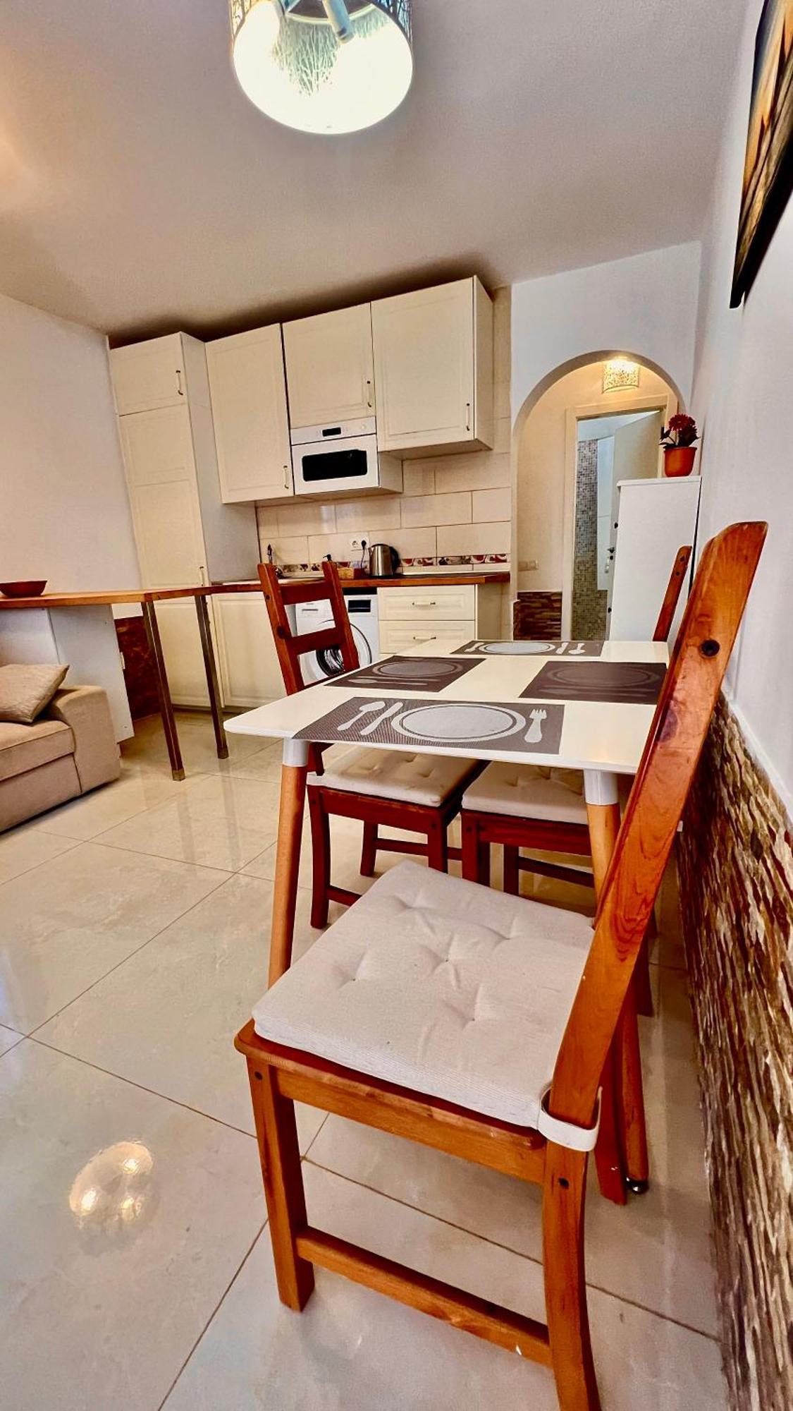 Cozy Two Bed Apartment. * Costa Adeje (Tenerife)