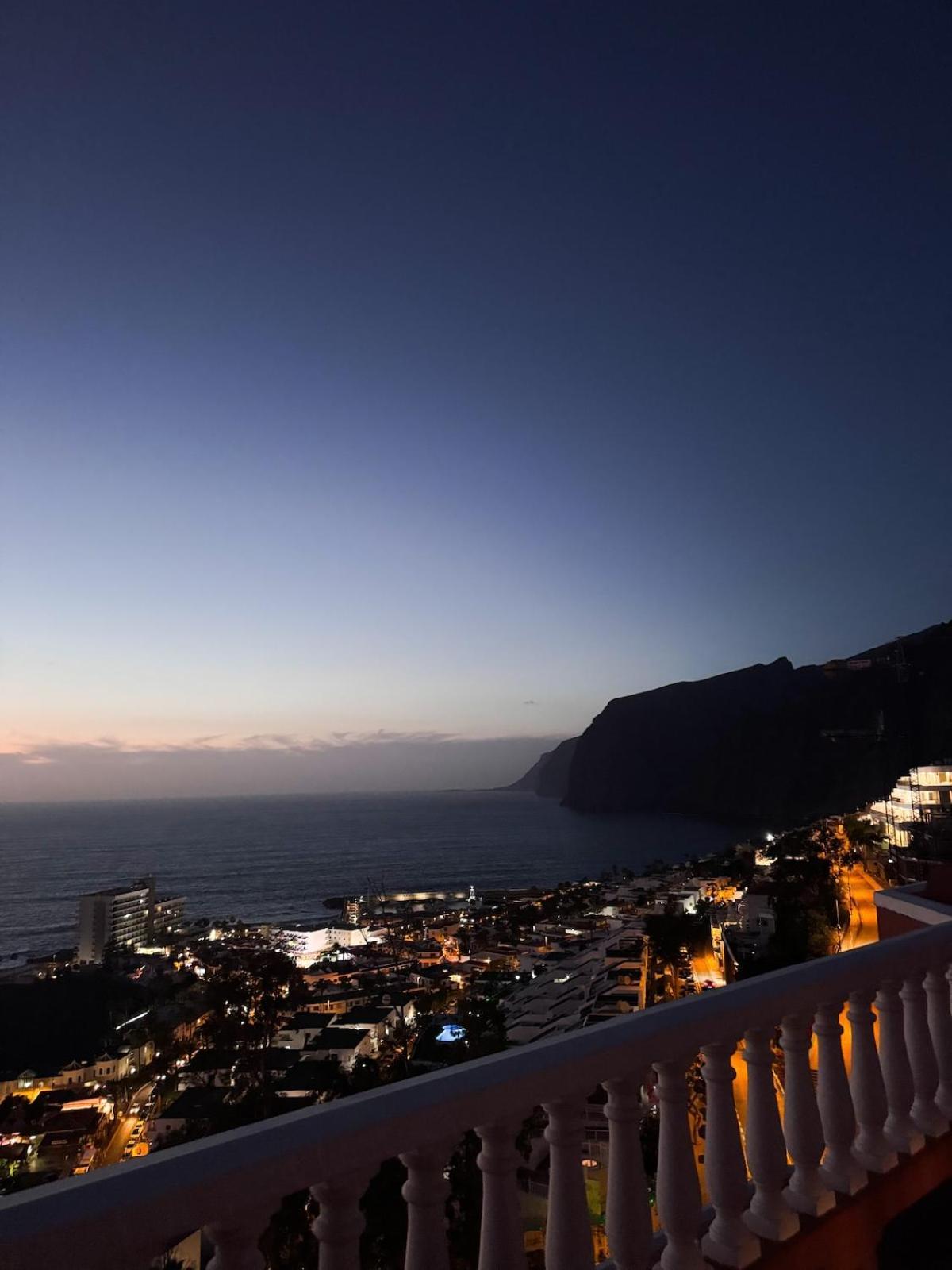 Chillstay Oceanfront - 4 Beds And A Pool *