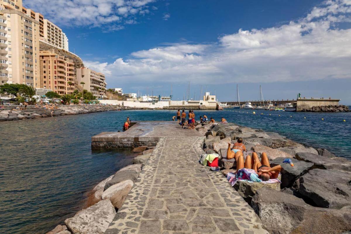 Sea View & Wiffi Free Apartment Radazul