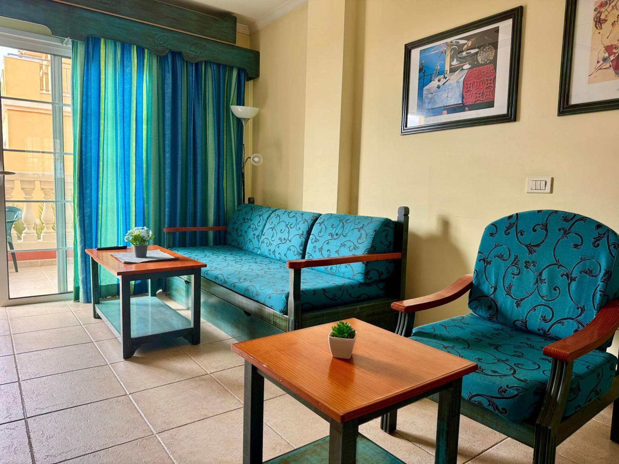 Apartamento Prime Americas Getaway - With Huge Private Terrace & Pool Access Los Cristianos (Tenerife)