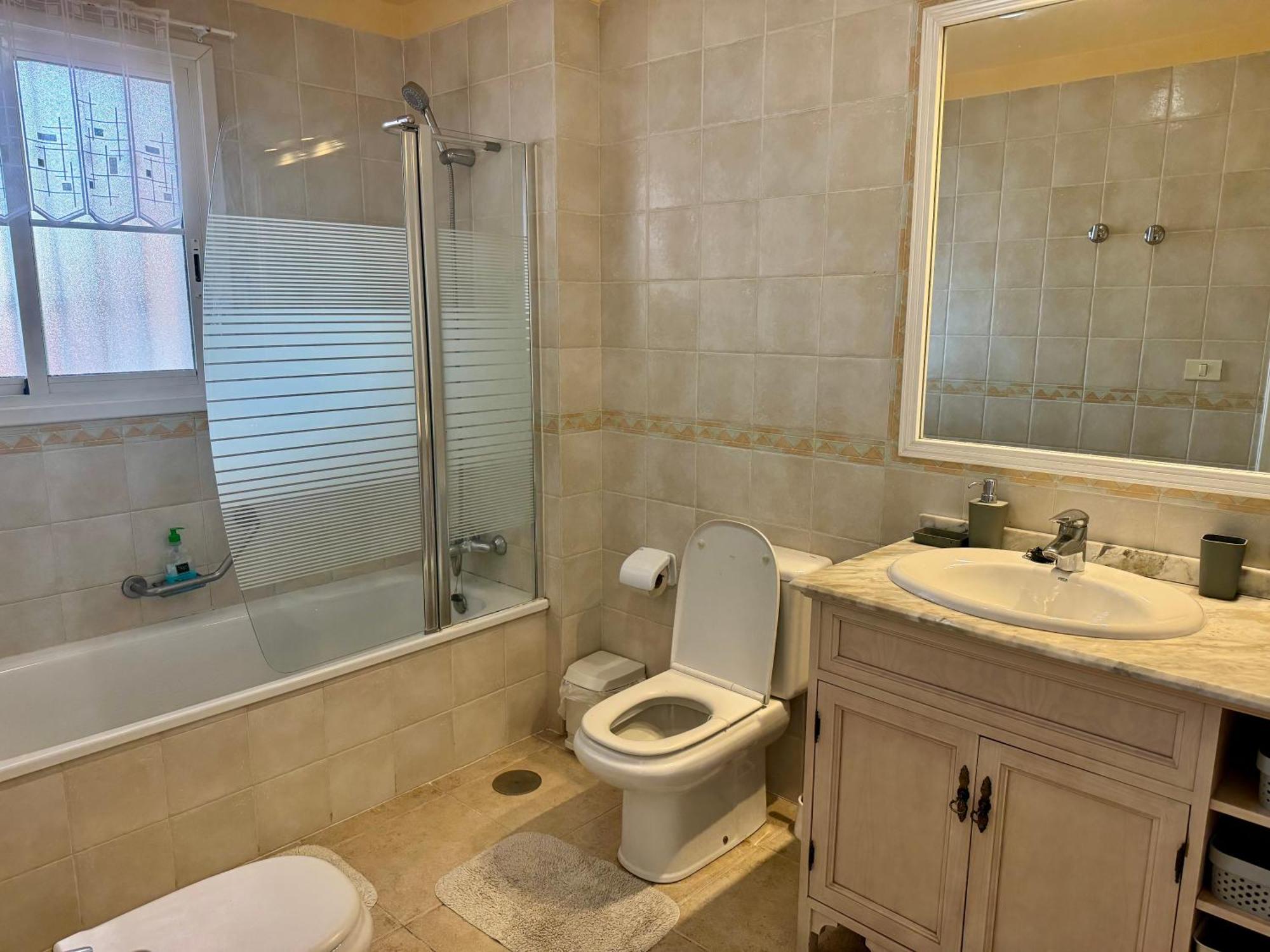 Prime Americas Getaway - With Huge Private Terrace & Pool Access *