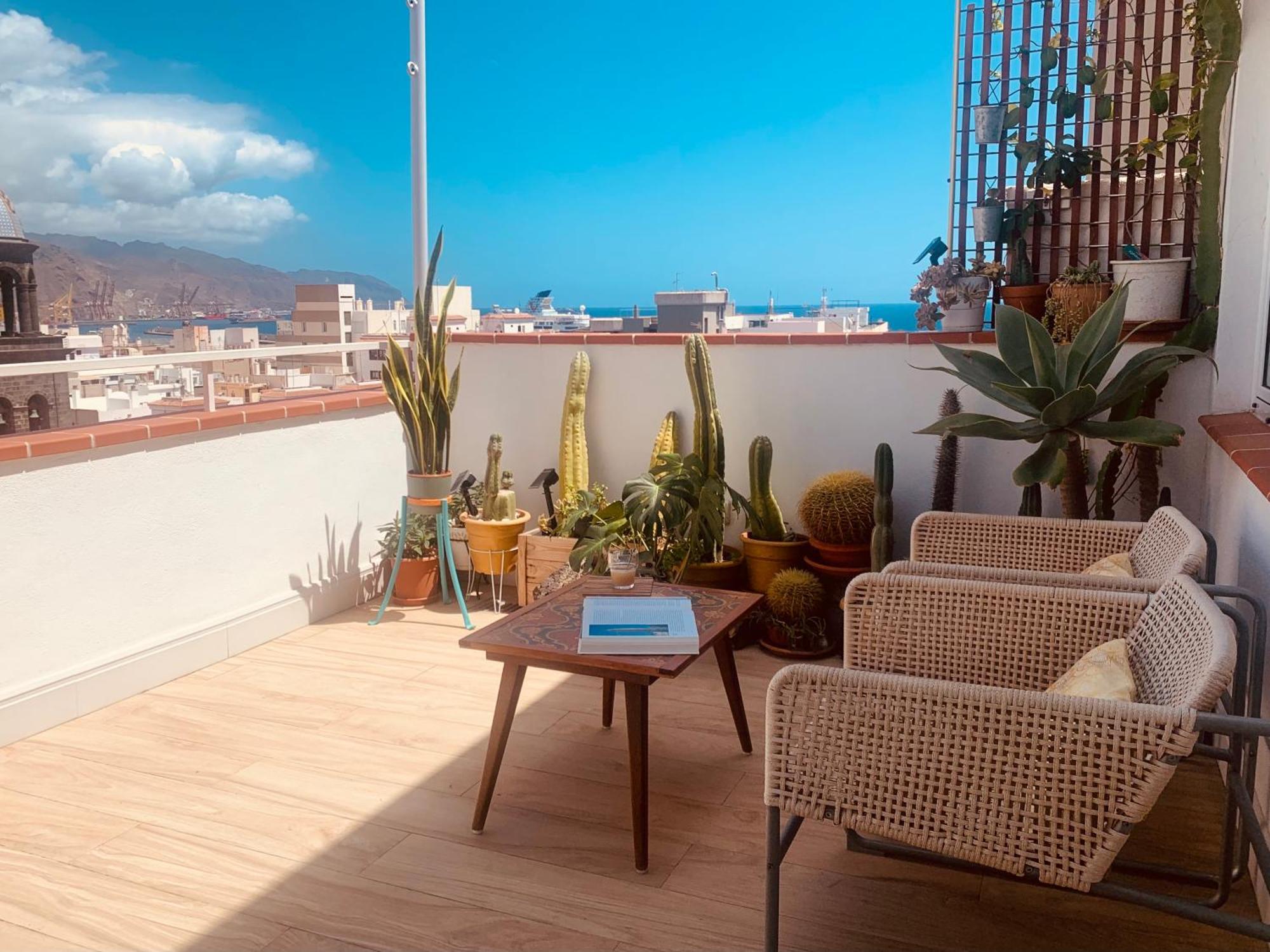Atico Con Terraza, Vistas Panoramicas Y Parking *