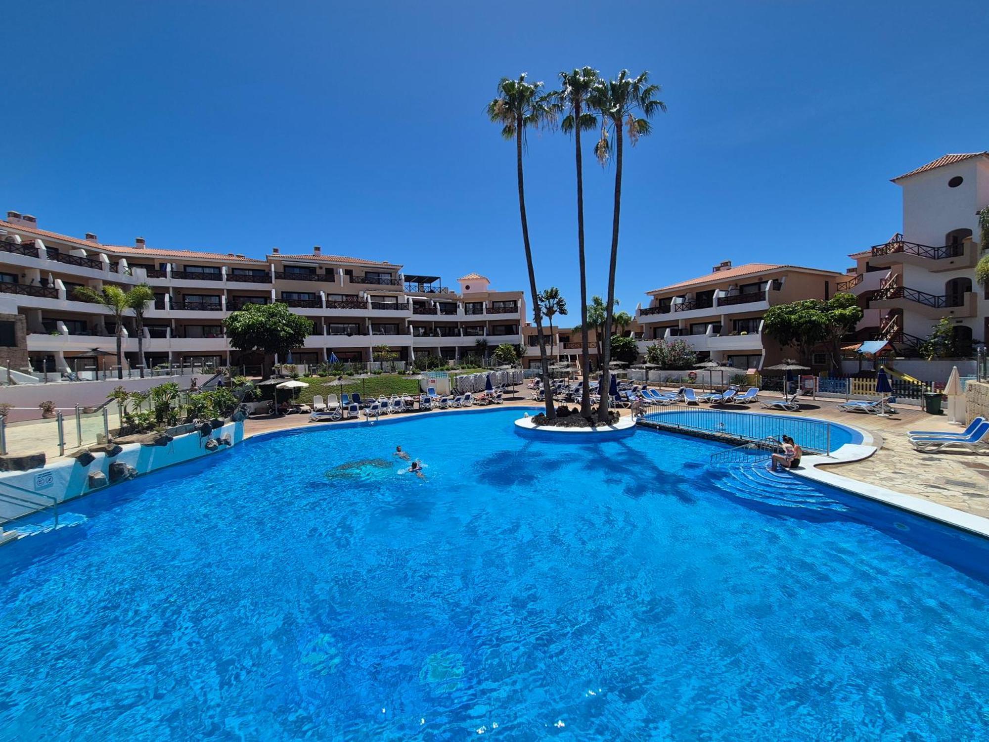 Appartement Spacious With Private Garden In Tenerife South
