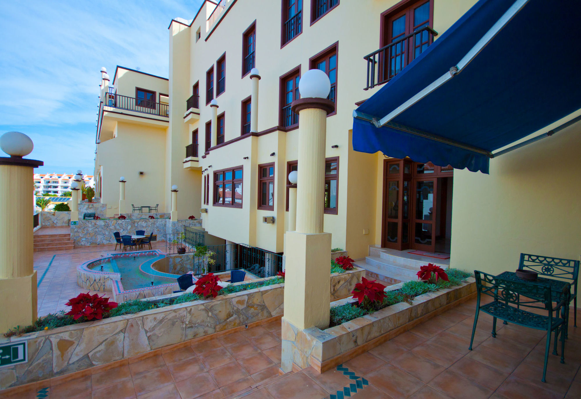 Klayman Olivina Aparthotel