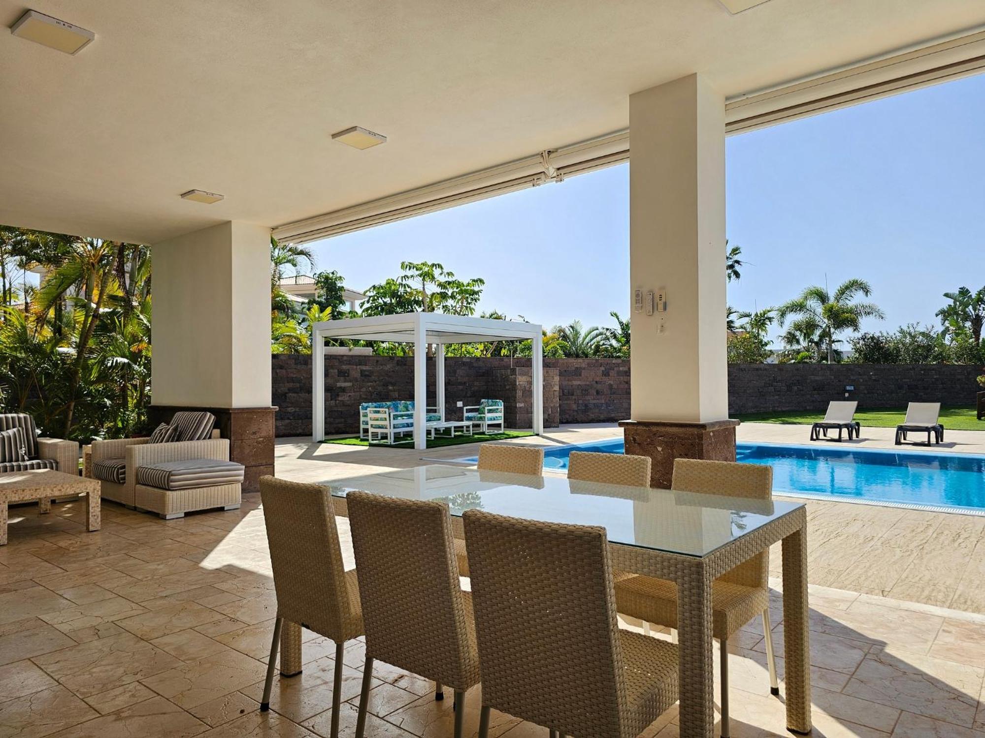 Karat Oasis Del Duque Villa