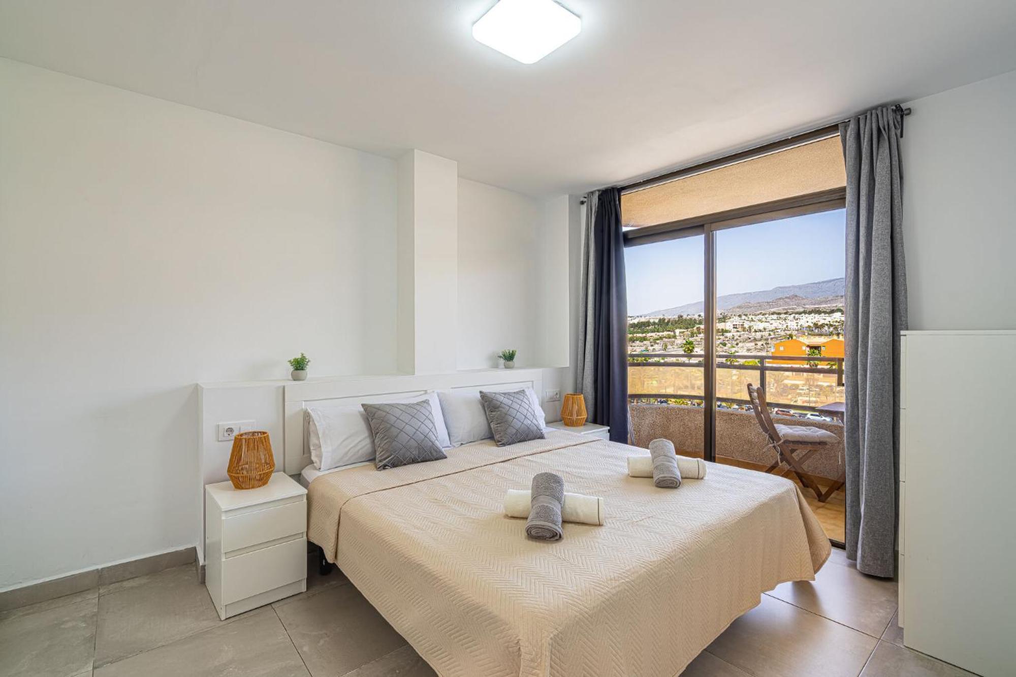 As De Casas - Royal Cristianos * Arona (Tenerife)