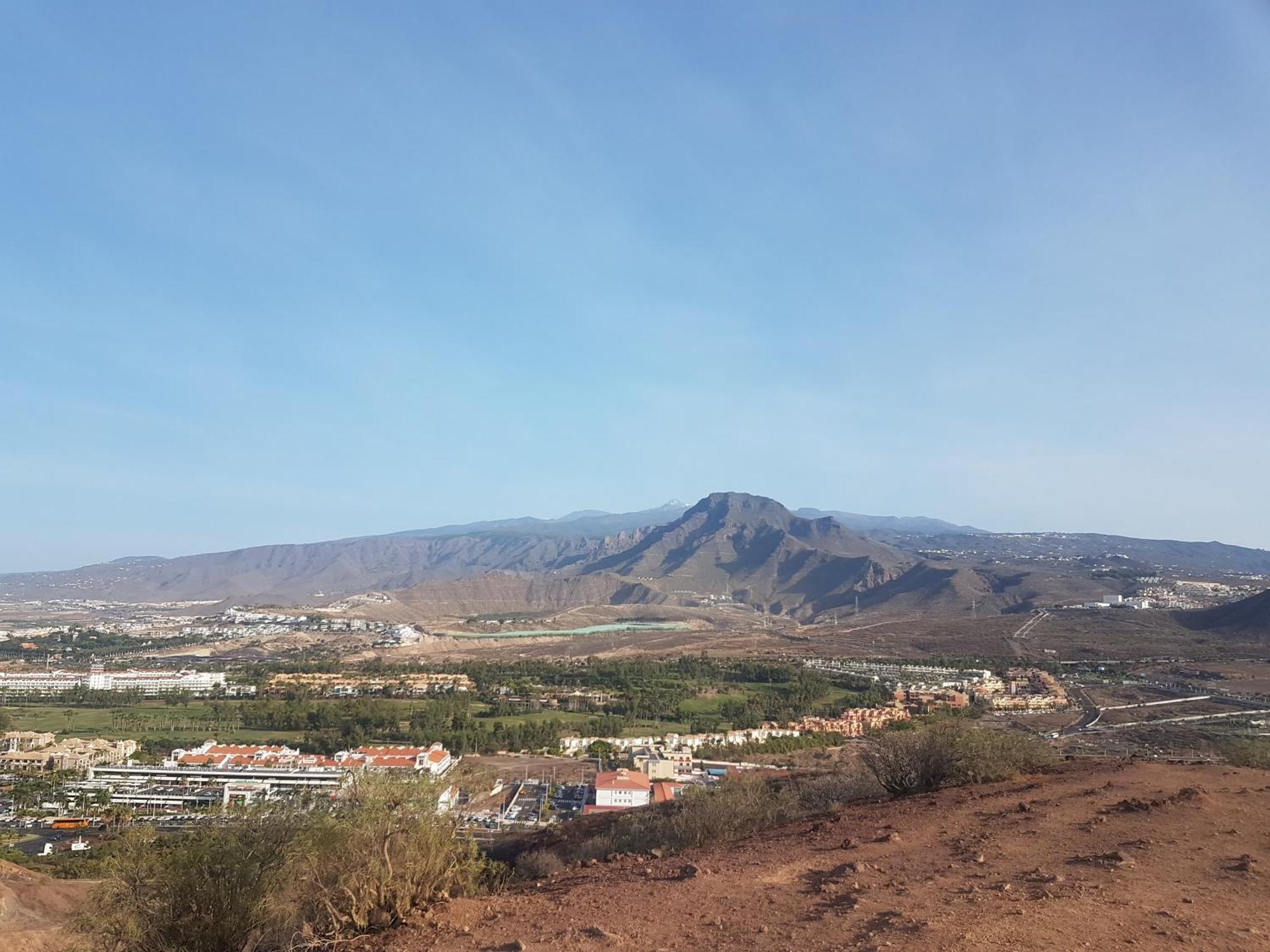 400mtr, Of Mountain With Spectacular Surround View 200mtr Los Cristianos (Tenerife)