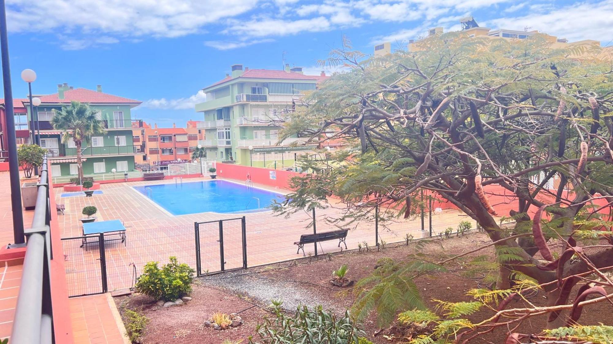 Terraza Del Sol Con Piscina En Apartment