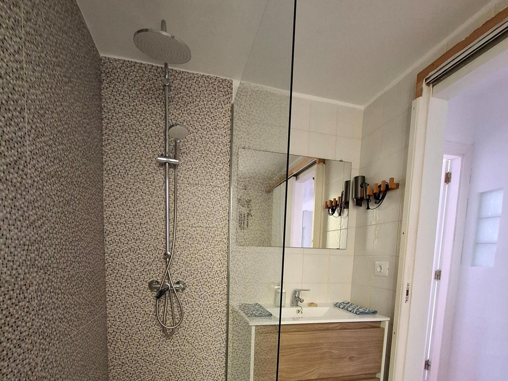 Doble Con Bano Y Terraza Privada Guest house