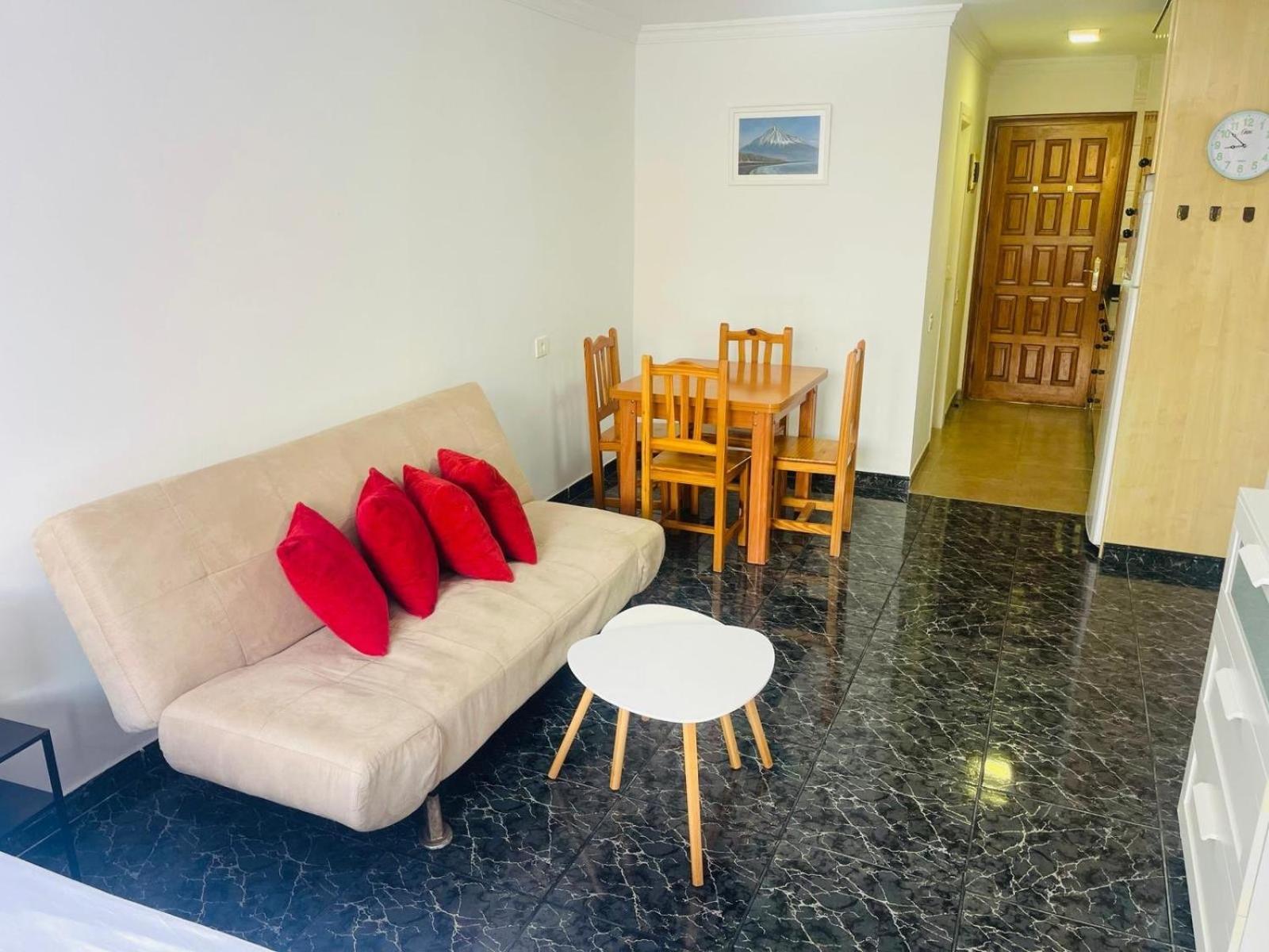 Cozy 2-bed & Sofa-bed In Cristianos Apartment *