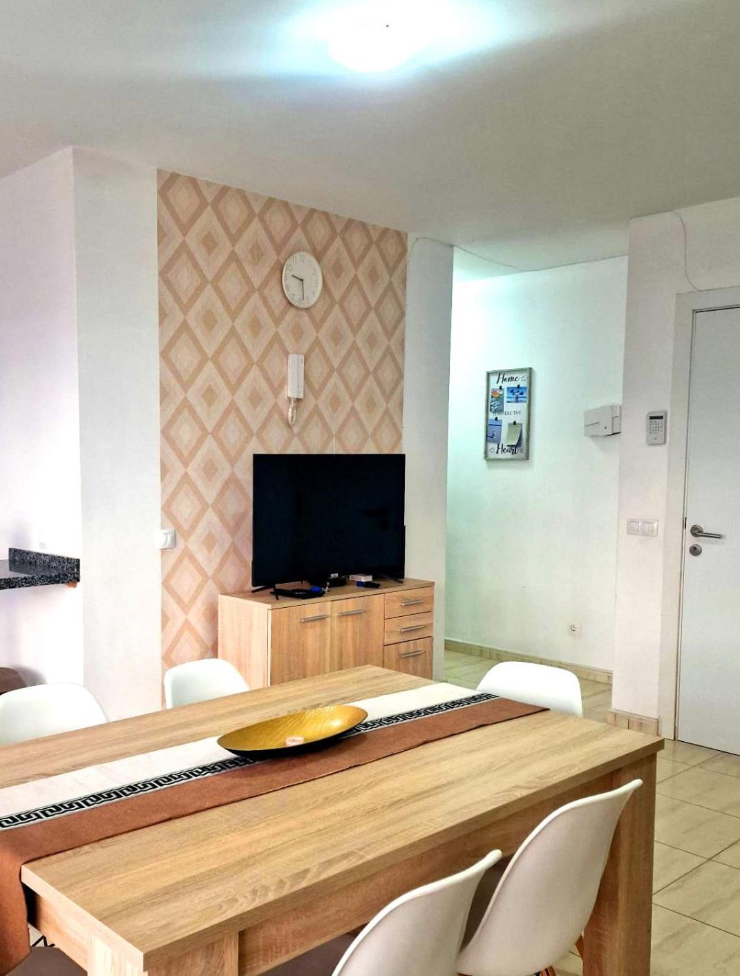 Bright And Spacious With Ocean View Apartamento