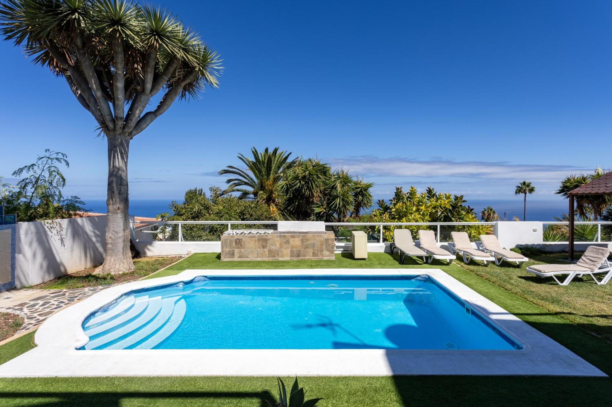Fantastic With Amazing Sea Views *