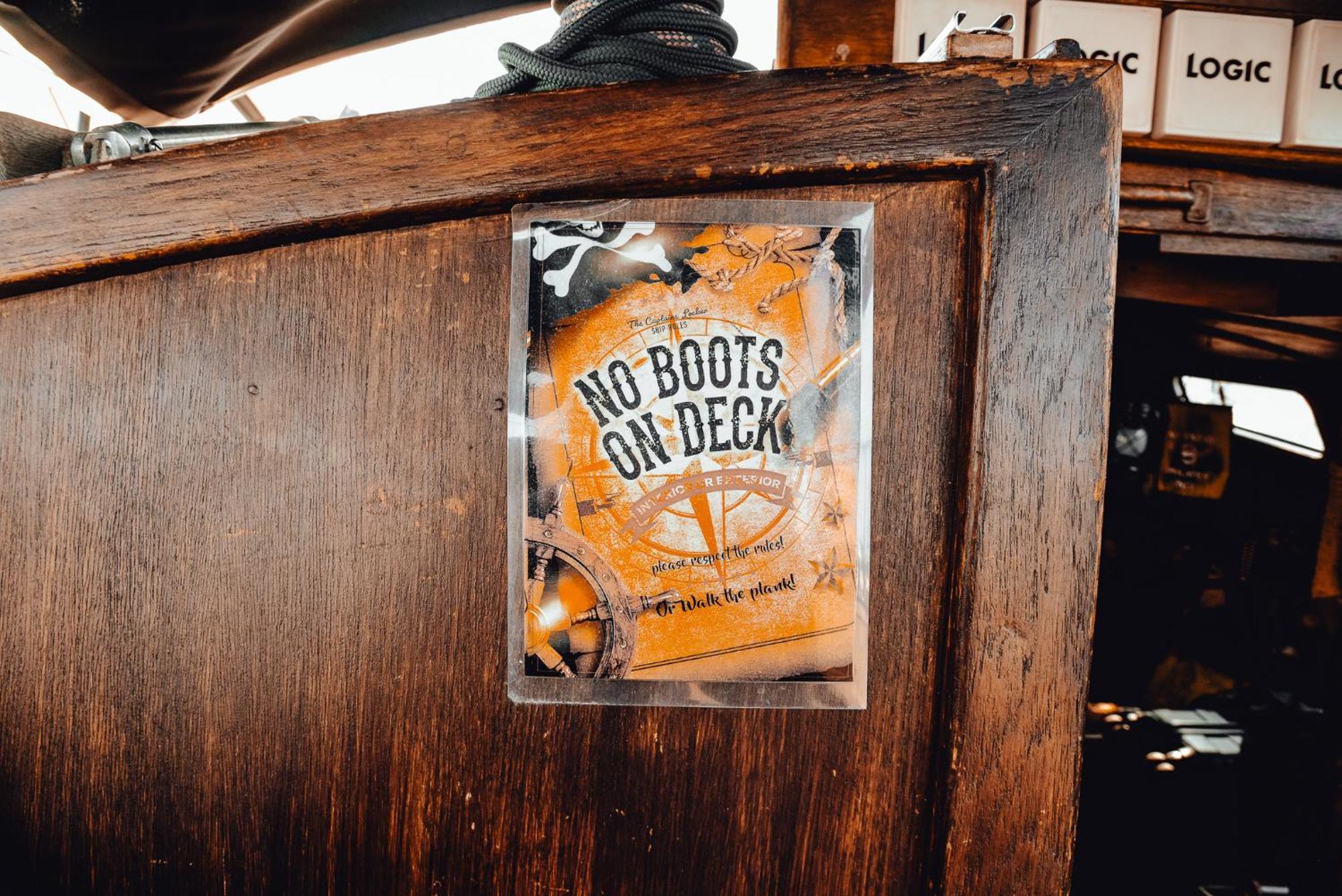Botel The Captains Locker - 30ft Yacht *