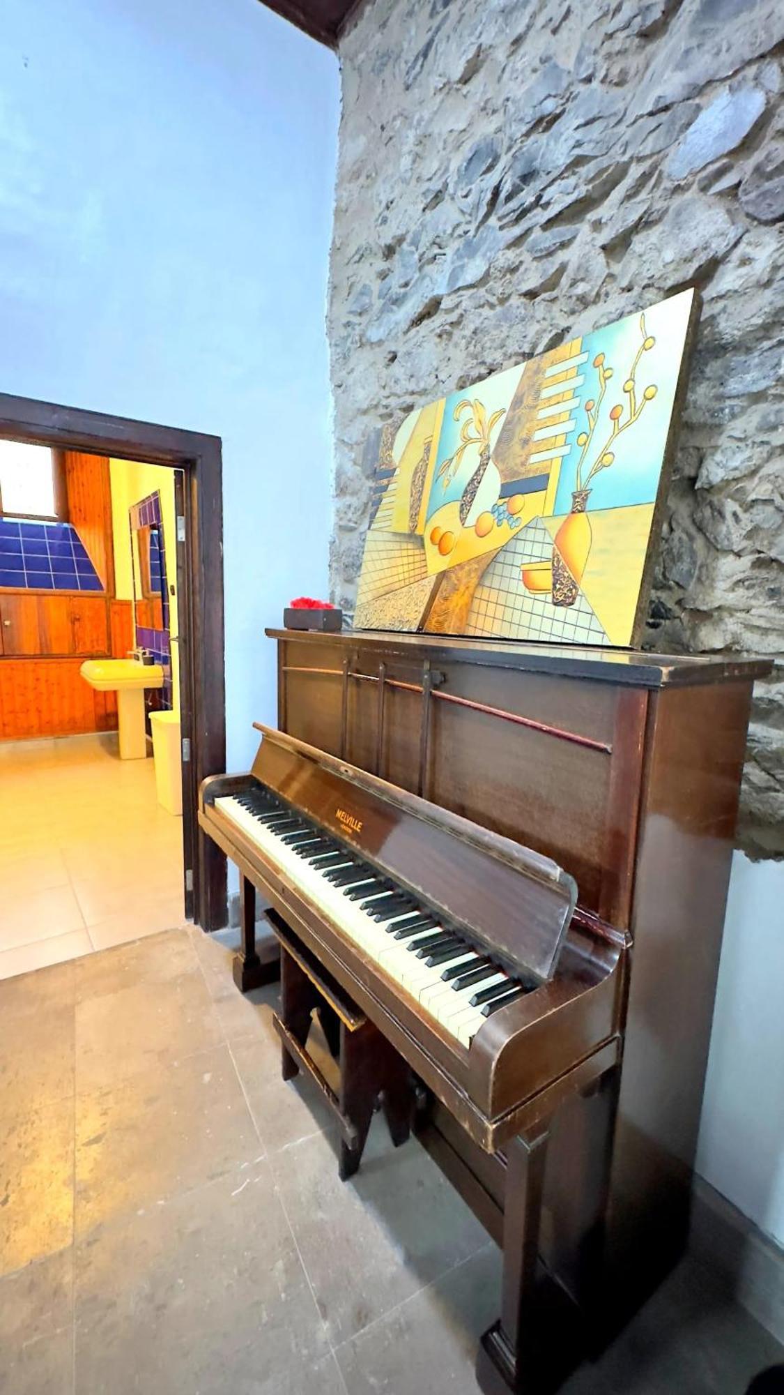 Apartment Elegant In The Heart Of 100 Sqm Parking Available