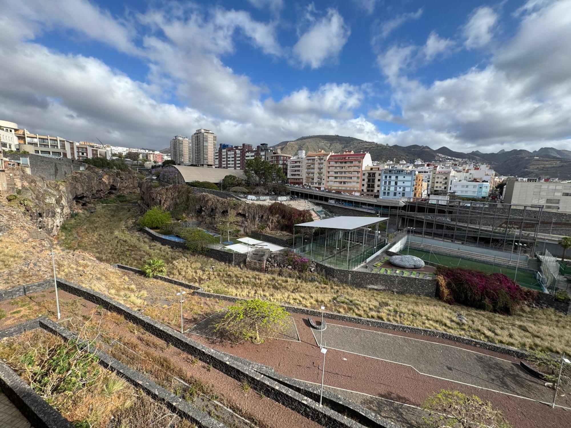 In S/c Tenerife Center For 4 Persons Apartment Santa Cruz de Tenerife