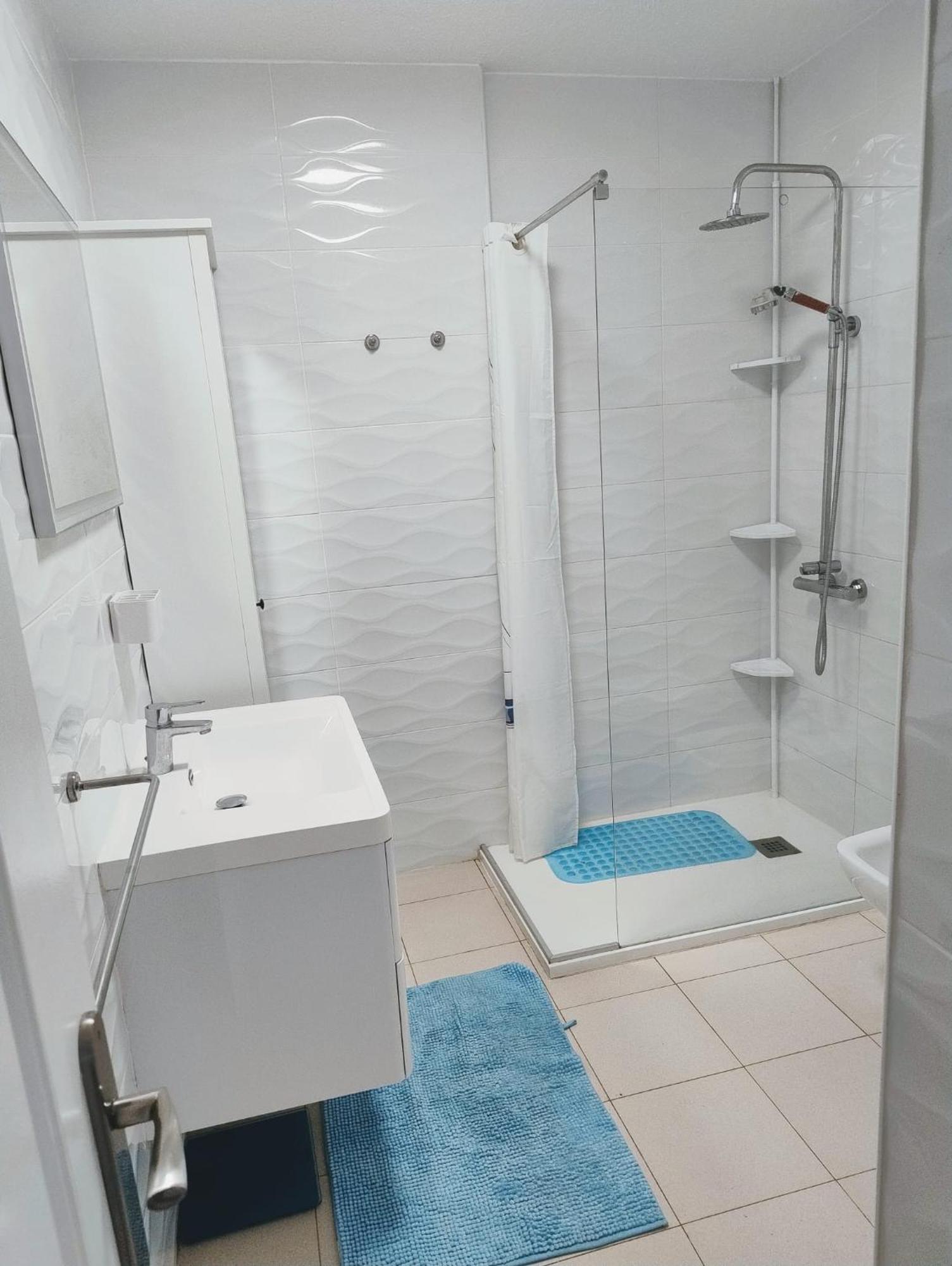 Our Favourite Place. With Amenities. Appartement *