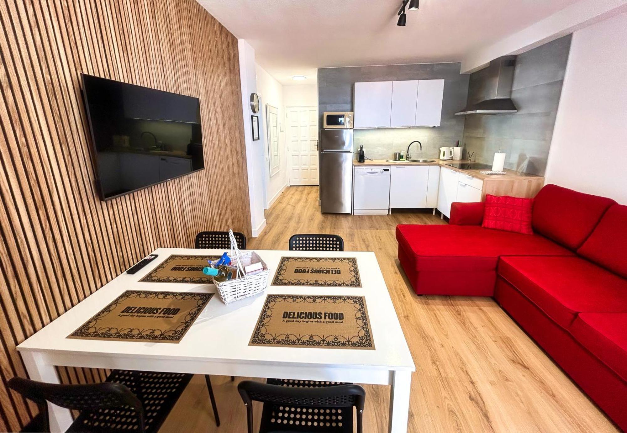 Modern Apartment, Heated Pool & 2 Terraces Apartment